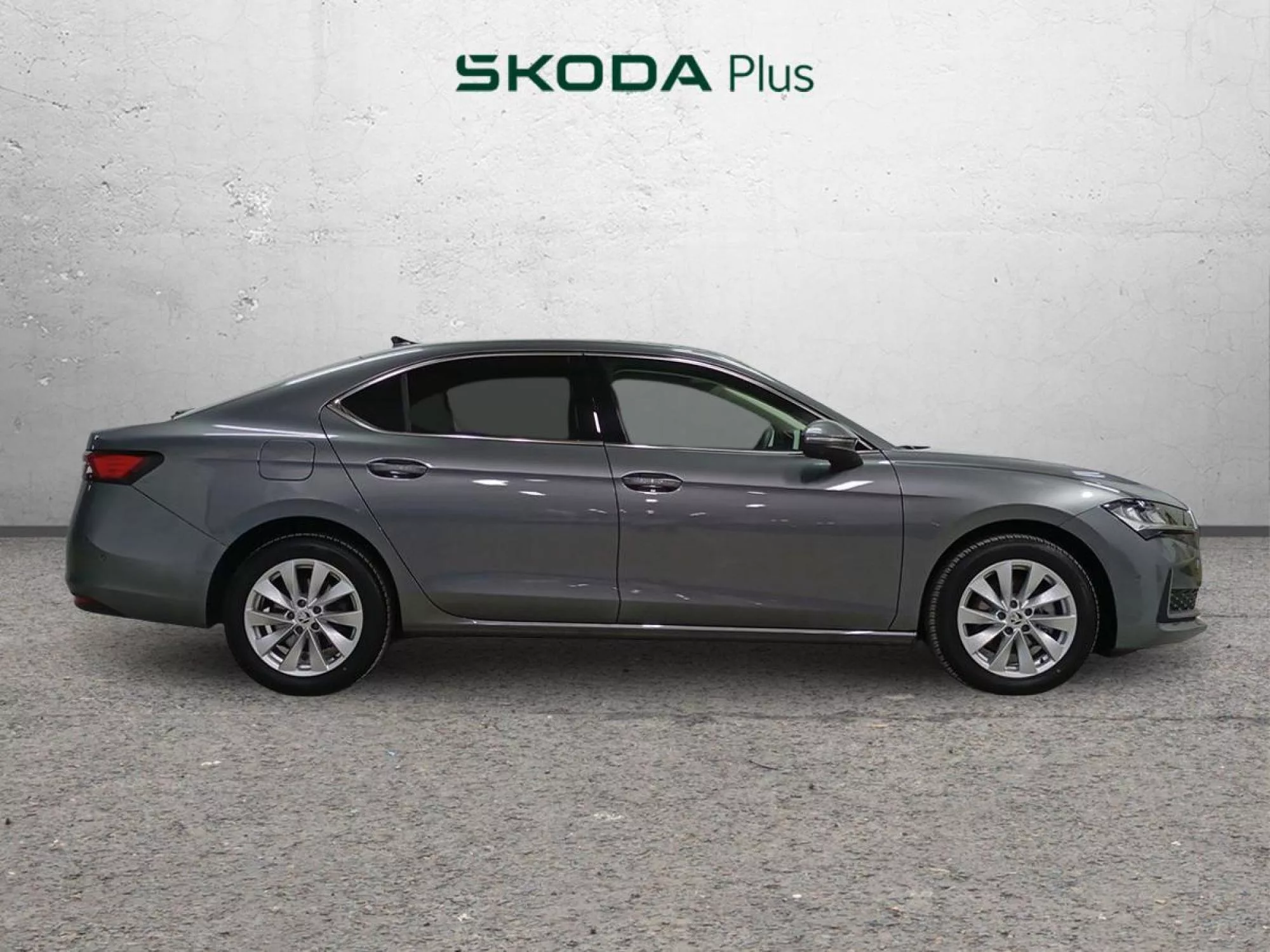 SKODA SUPERB Diesel 2025 segunda-mano Jaén