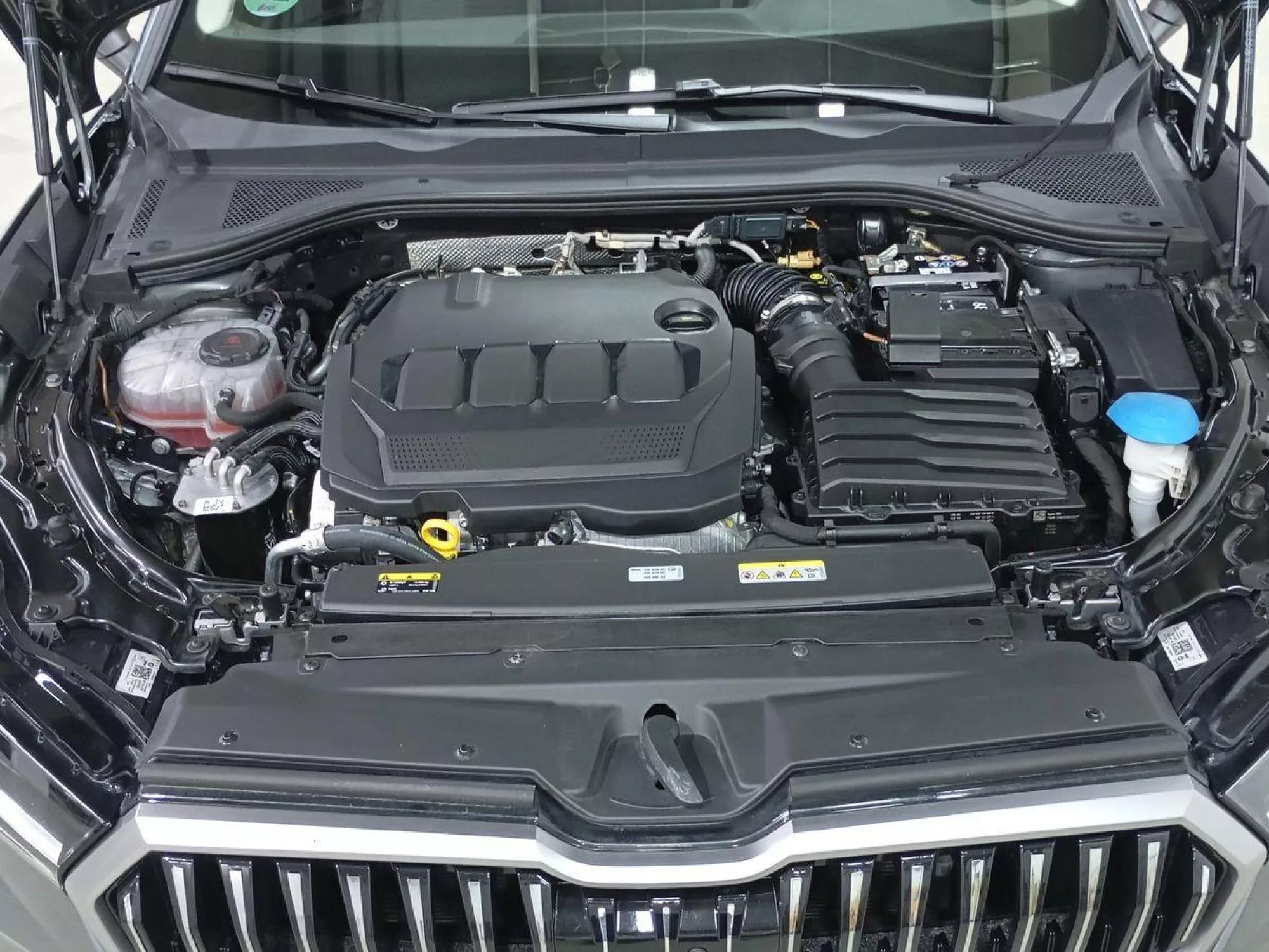 SKODA SUPERB Diesel 2025 segunda-mano Jaén