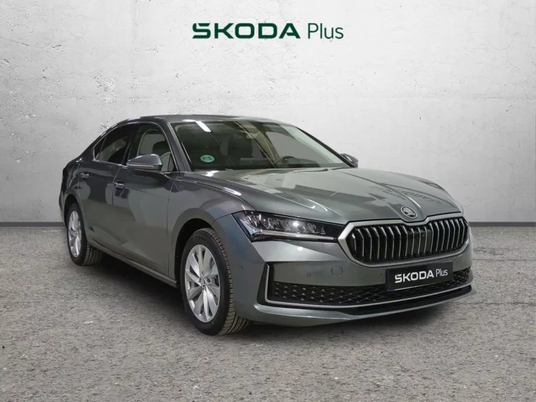SKODA SUPERB Diesel 2025 segunda-mano Jaén