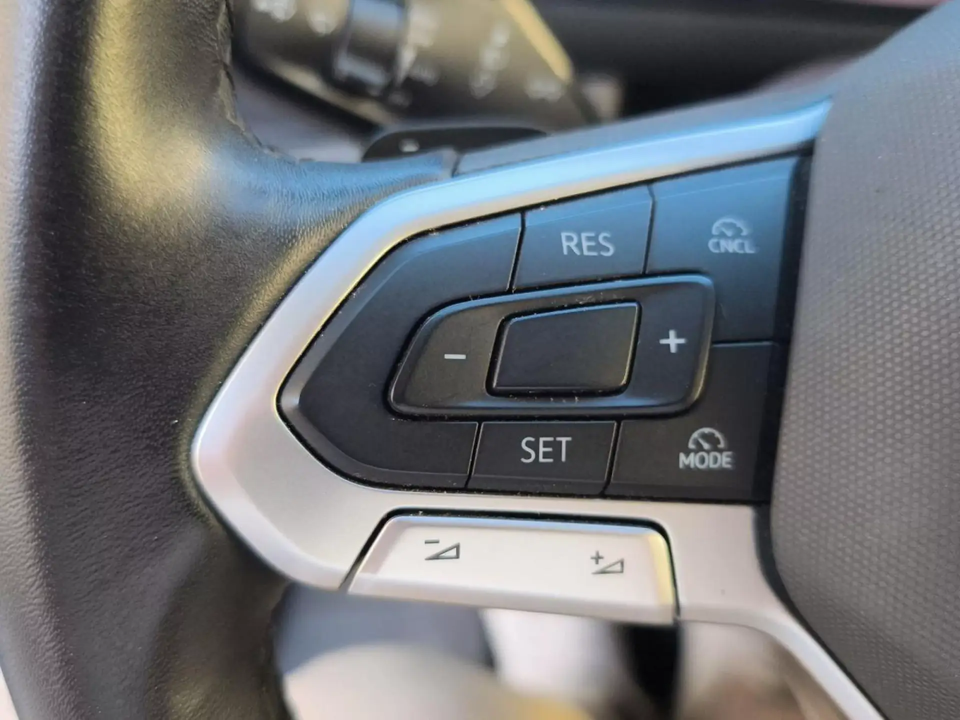 VOLKSWAGEN CRAFTER FURGON Diesel 2025 segunda-mano Jaén