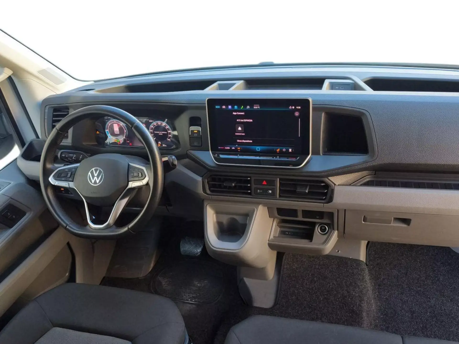 VOLKSWAGEN CRAFTER FURGON Diesel 2025 segunda-mano Jaén