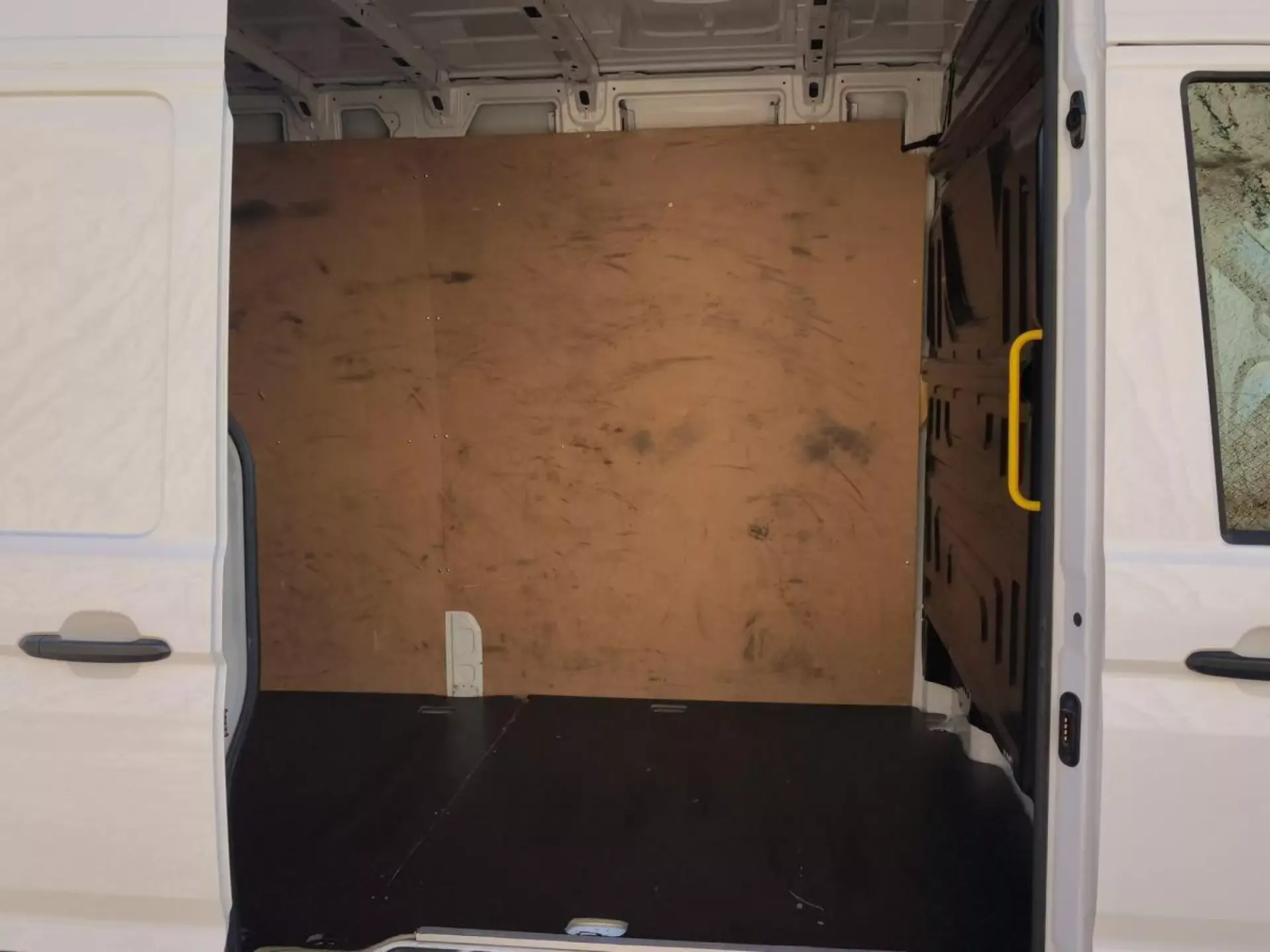 VOLKSWAGEN CRAFTER FURGON Diesel 2025 segunda-mano Jaén