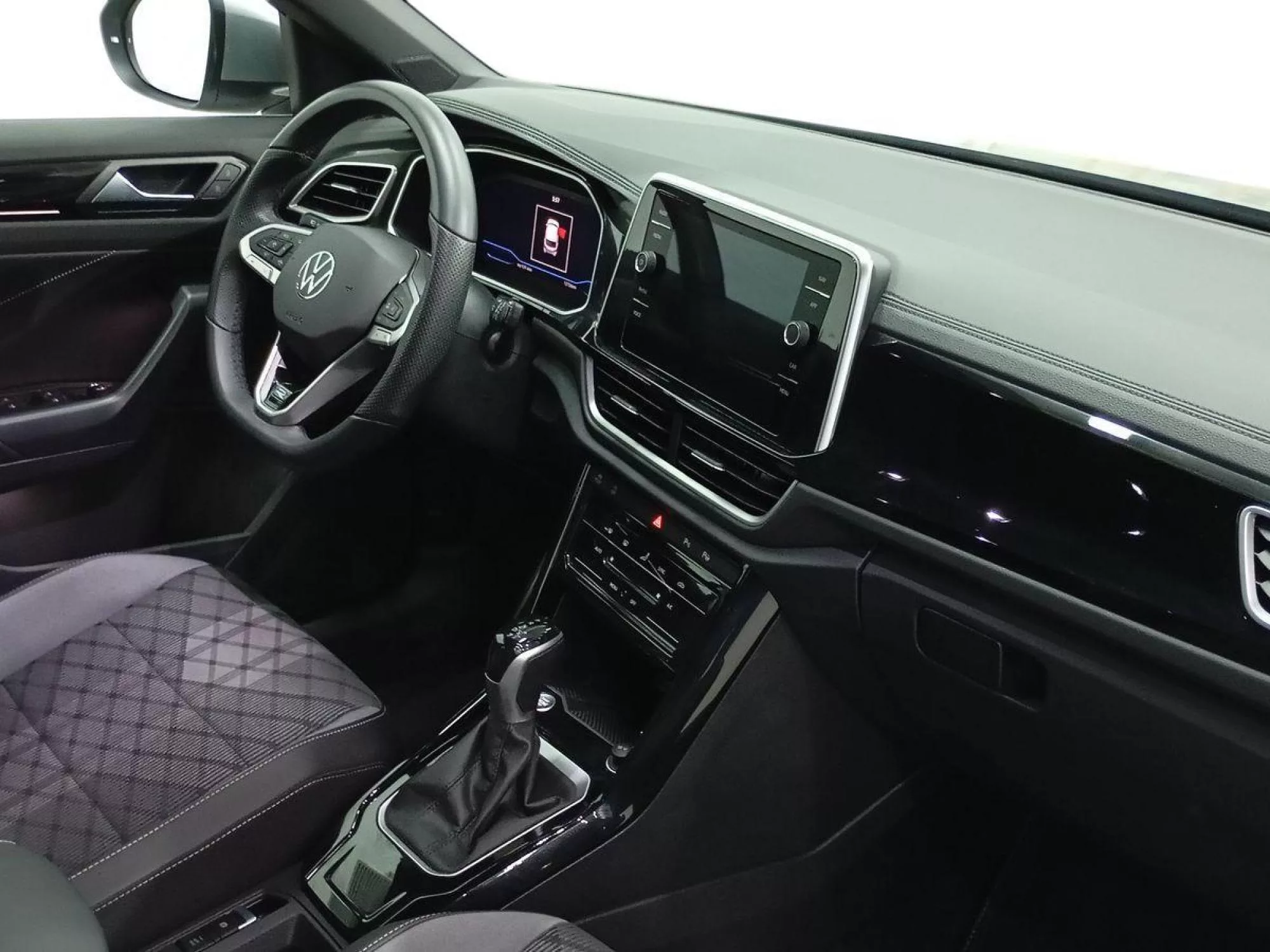VOLKSWAGEN T-ROC Gasolina 2025 segunda-mano Jaén