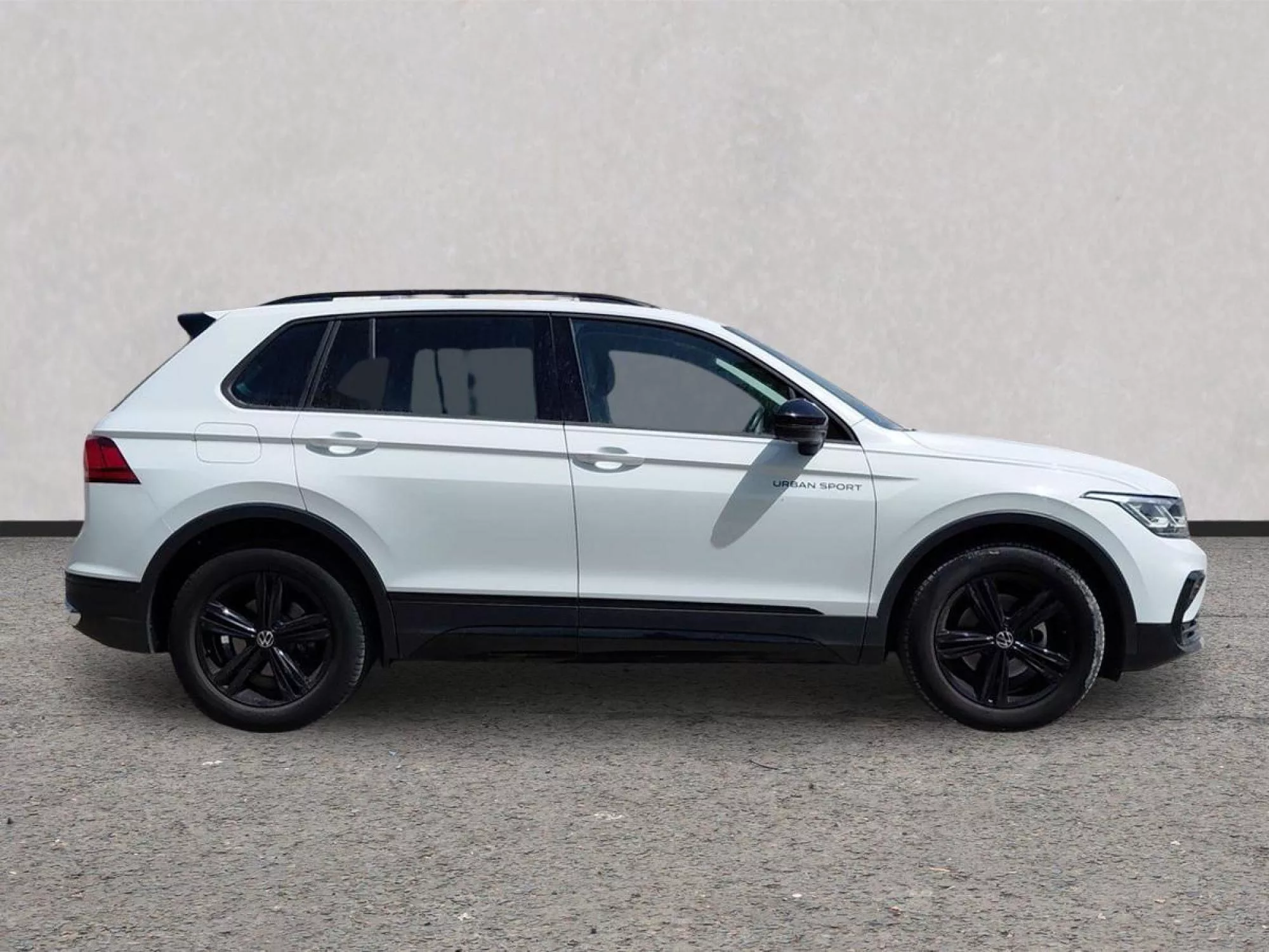 VOLKSWAGEN TIGUAN Diesel 2023 segunda-mano Jaén