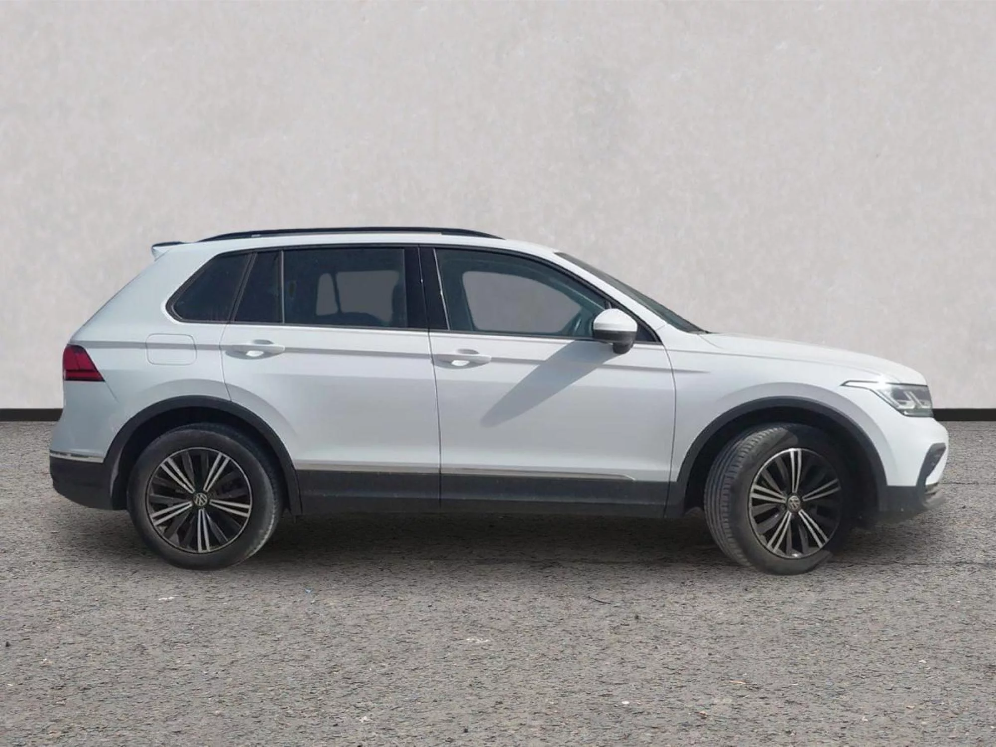 VOLKSWAGEN TIGUAN Diesel 2024 segunda-mano Jaén