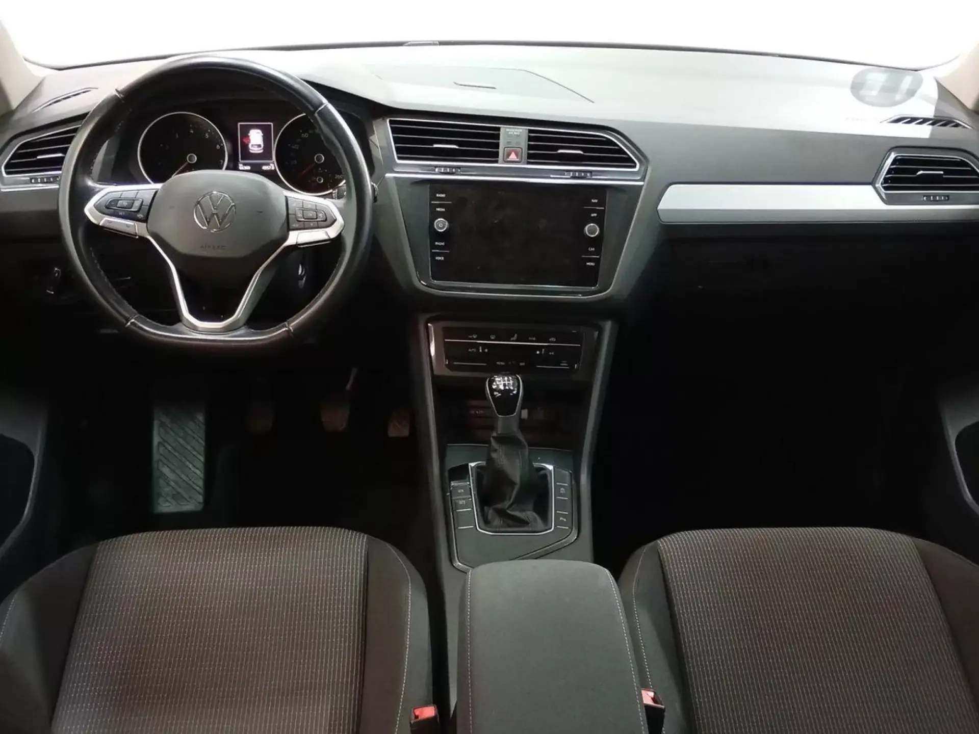 VOLKSWAGEN TIGUAN Gasolina 2022 segunda-mano Jaén