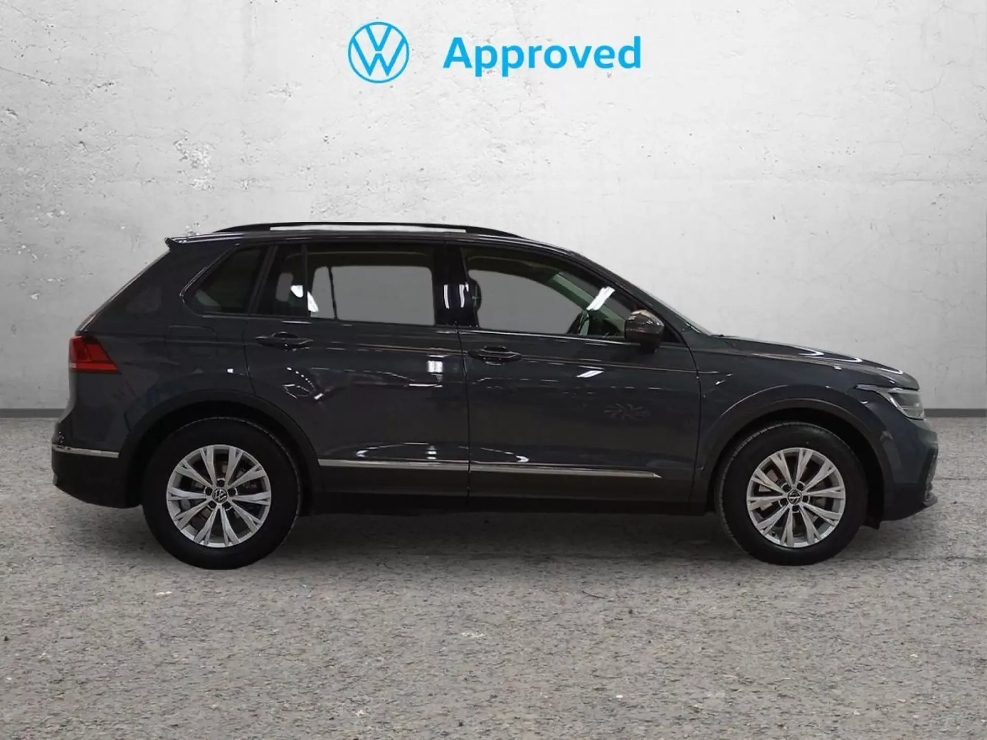 VOLKSWAGEN TIGUAN Gasolina 2022 segunda-mano Jaén