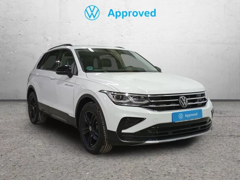 VOLKSWAGEN TIGUAN Gasolina 2023 segunda-mano Jaén