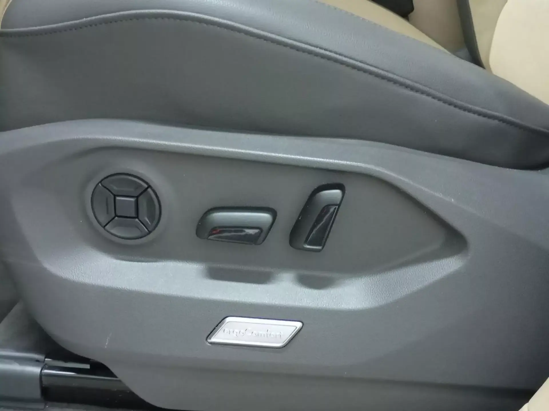 VOLKSWAGEN TOUAREG Diesel 2022 segunda-mano Jaén