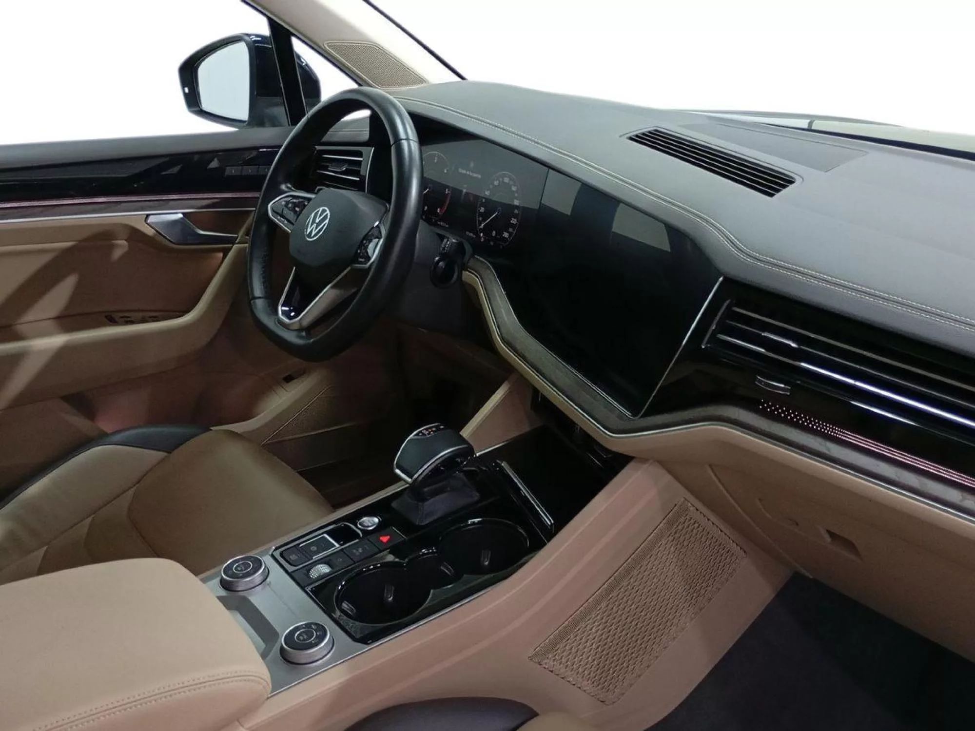 VOLKSWAGEN TOUAREG Diesel 2022 segunda-mano Jaén