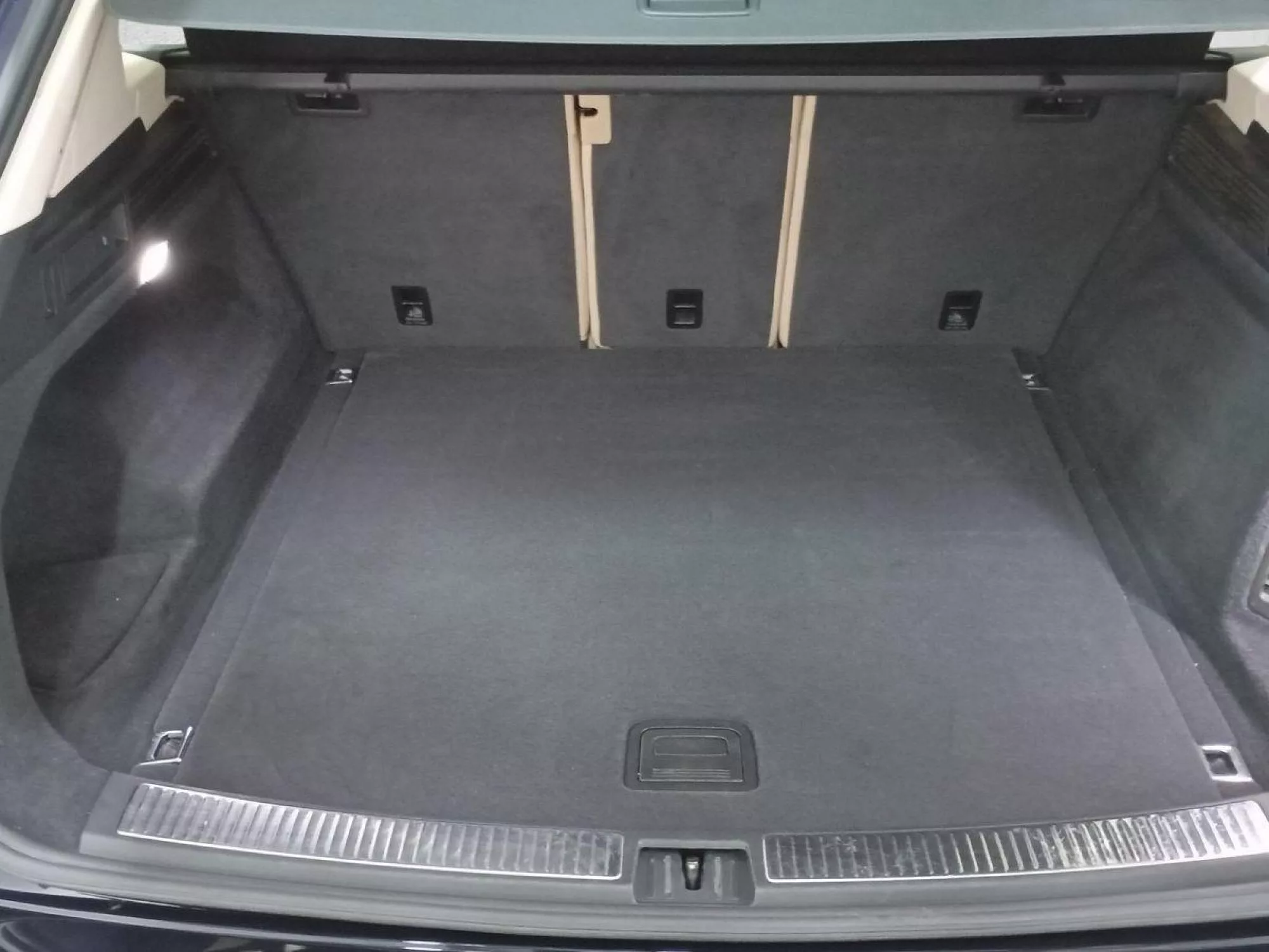 VOLKSWAGEN TOUAREG Diesel 2022 segunda-mano Jaén