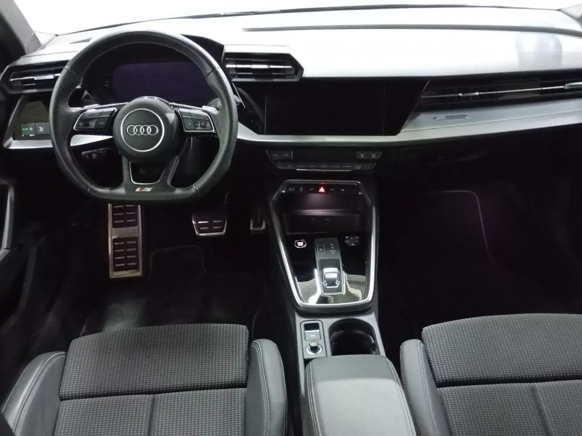 AUDI A3 SPORTBACK Hibrido enchufable 2024 segunda-mano Jaén