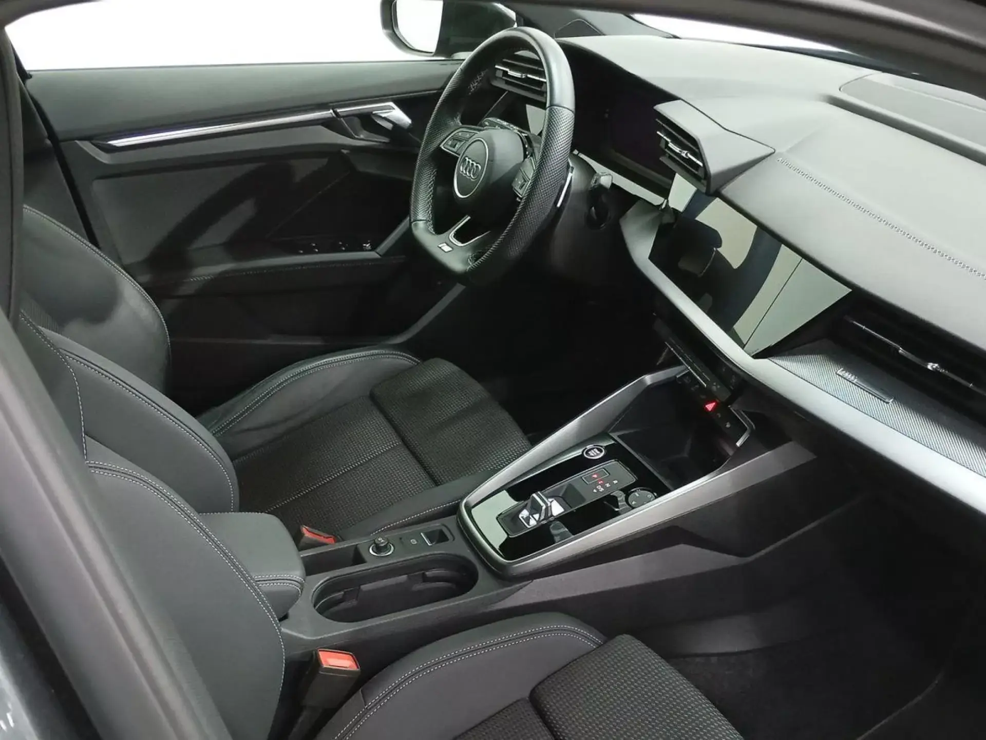 AUDI A3 SPORTBACK Hibrido enchufable 2024 segunda-mano Jaén
