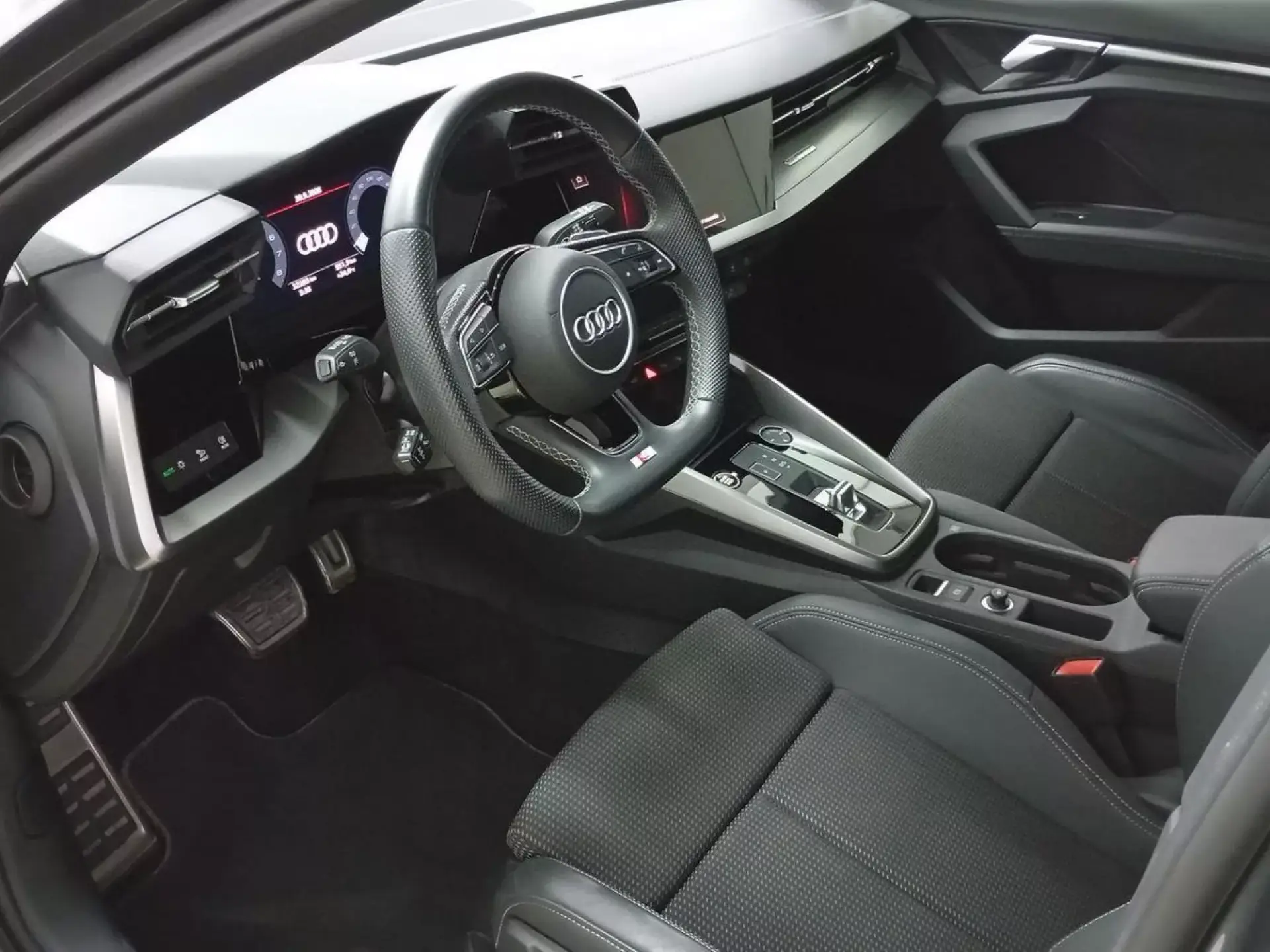 AUDI A3 SPORTBACK Hibrido enchufable 2024 segunda-mano Jaén