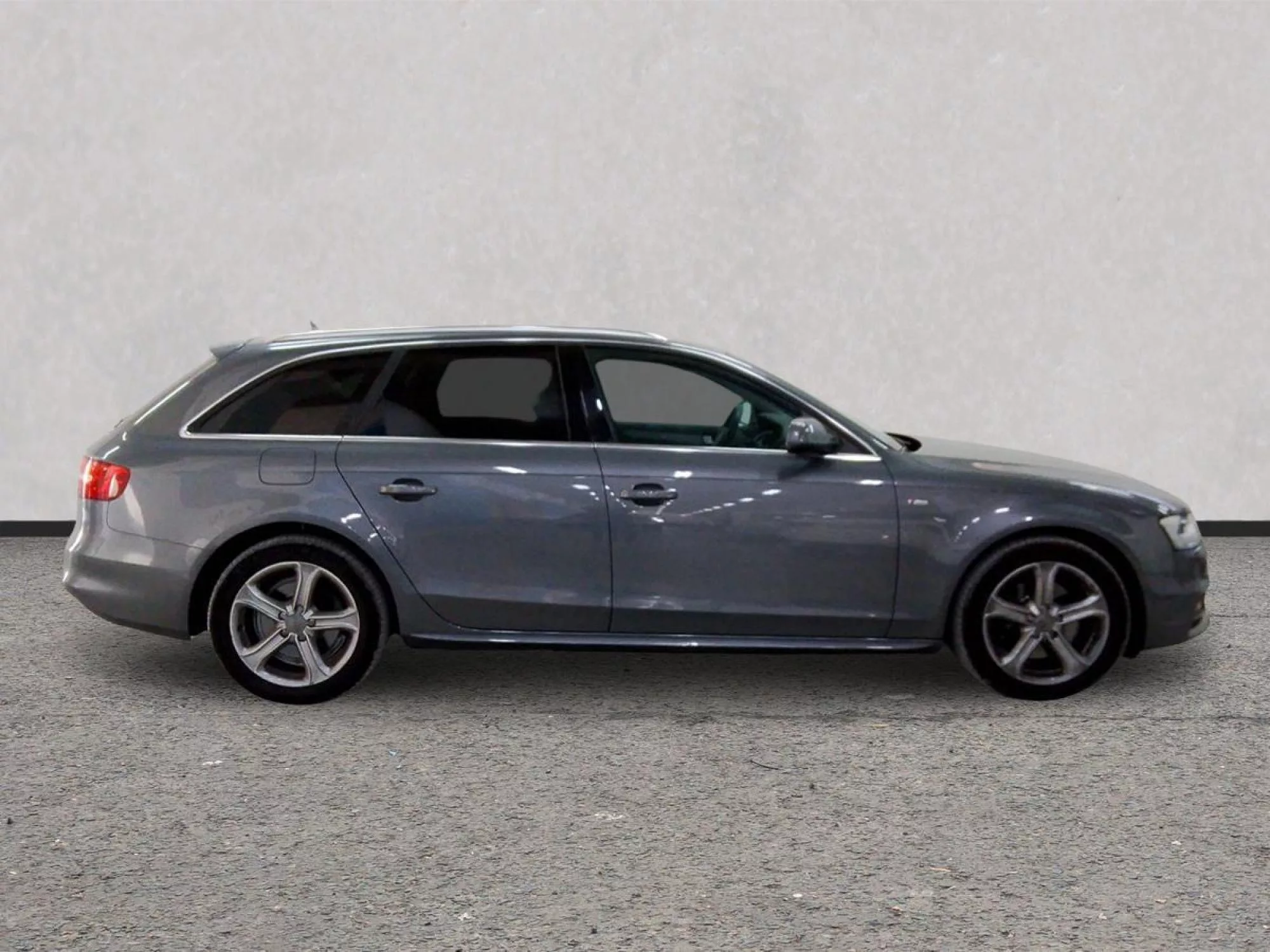AUDI A4 AVANT Diesel 2014 segunda-mano Jaén