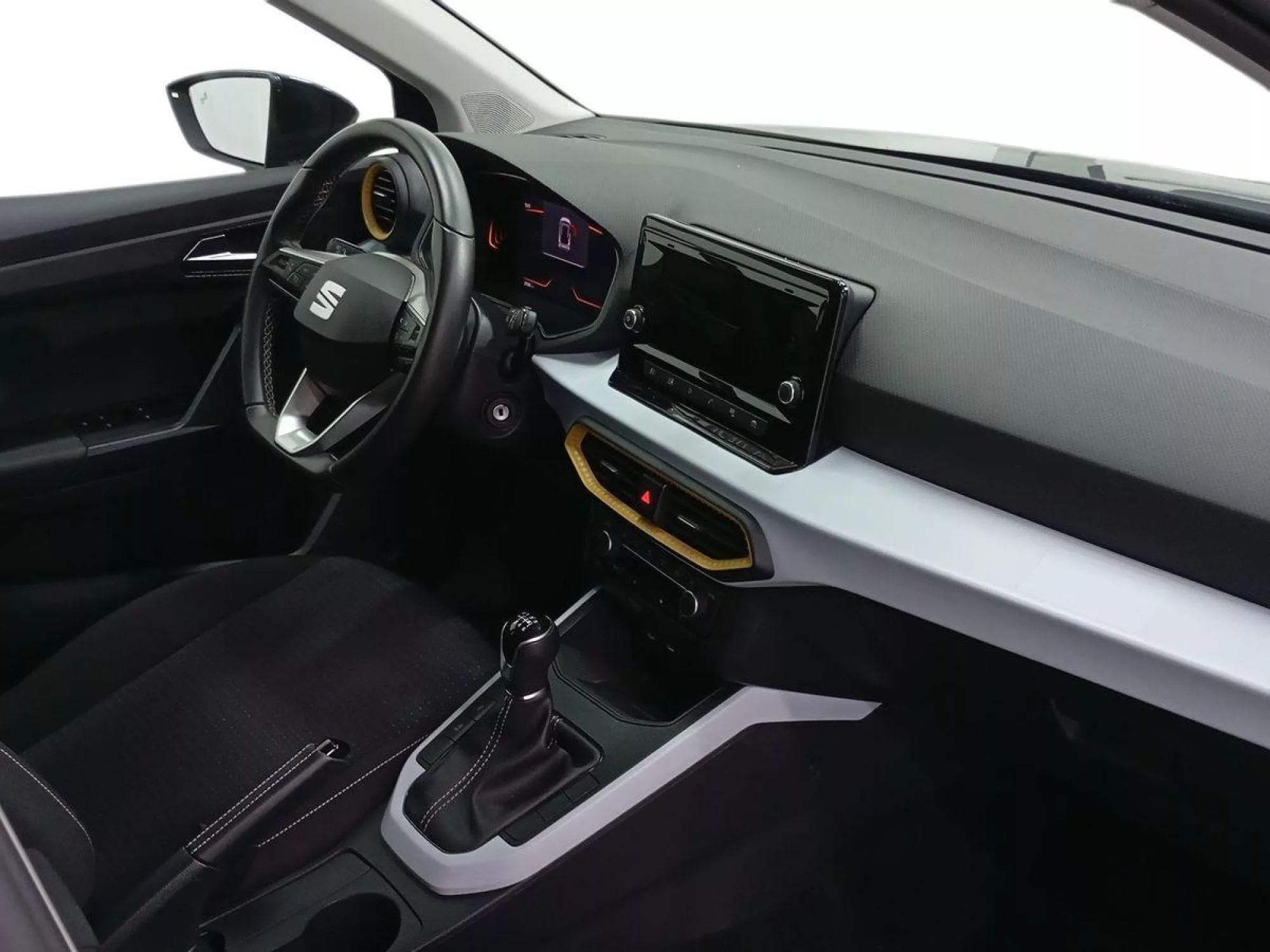 SEAT ARONA Gasolina 2025 segunda-mano Jaén