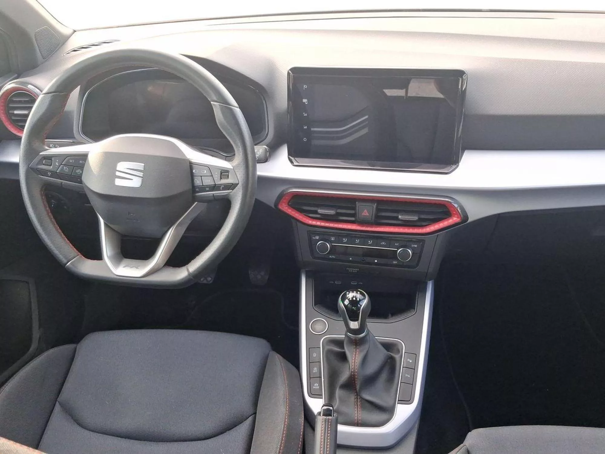 SEAT ARONA Gasolina 2025 segunda-mano Jaén