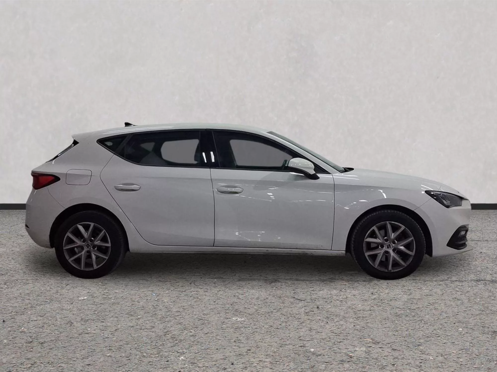 SEAT LEON Diesel 2022 segunda-mano Jaén