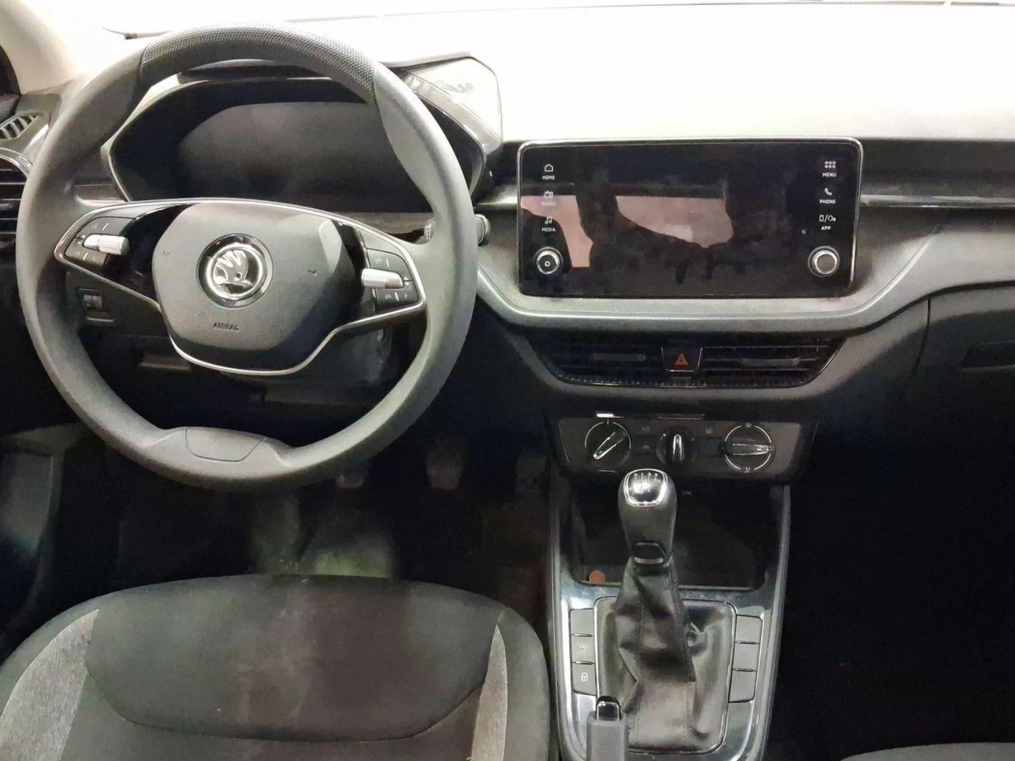 SKODA FABIA Gasolina 2024 segunda-mano Jaén