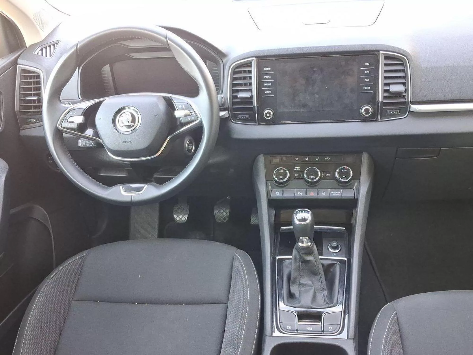 SKODA KAROQ Diesel 2023 segunda-mano Jaén