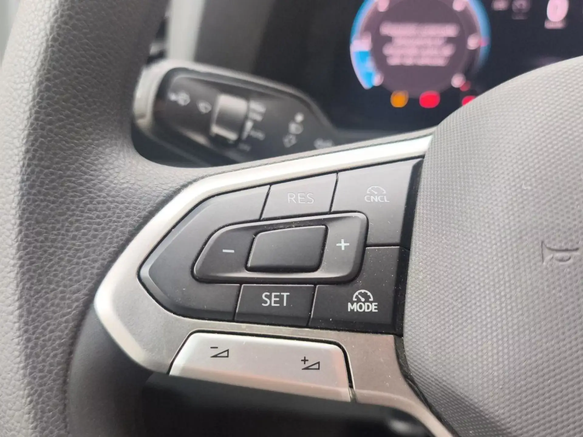 VOLKSWAGEN CRAFTER FURGON Diesel 2025 segunda-mano Jaén
