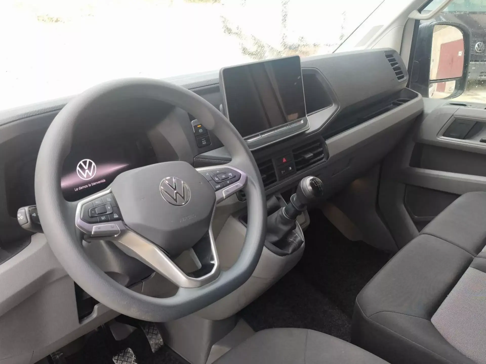 VOLKSWAGEN CRAFTER FURGON Diesel 2025 segunda-mano Jaén