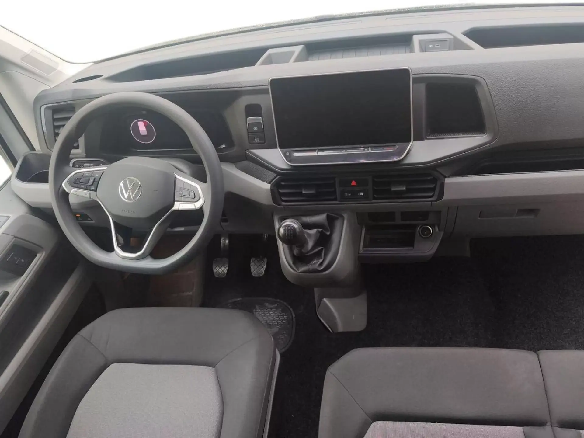 VOLKSWAGEN CRAFTER FURGON Diesel 2025 segunda-mano Jaén
