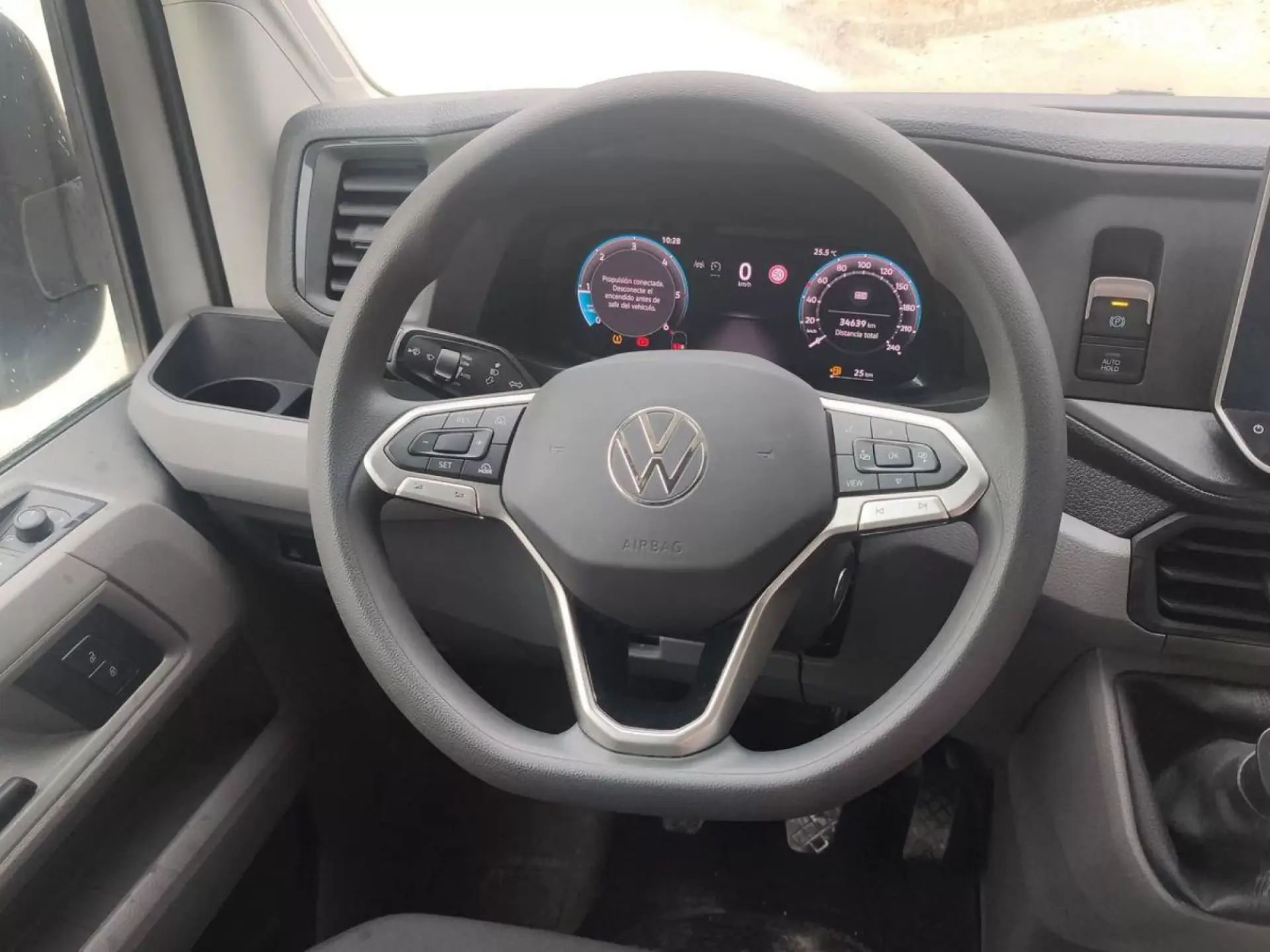 VOLKSWAGEN CRAFTER FURGON Diesel 2025 segunda-mano Jaén