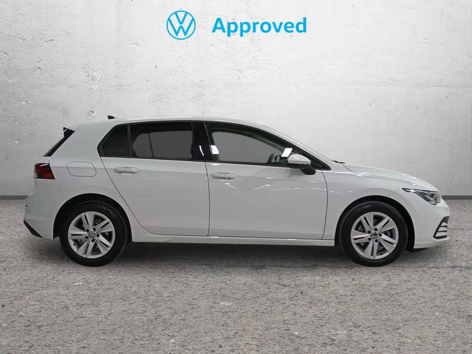 VOLKSWAGEN GOLF Hibrido 2023 segunda-mano Jaén