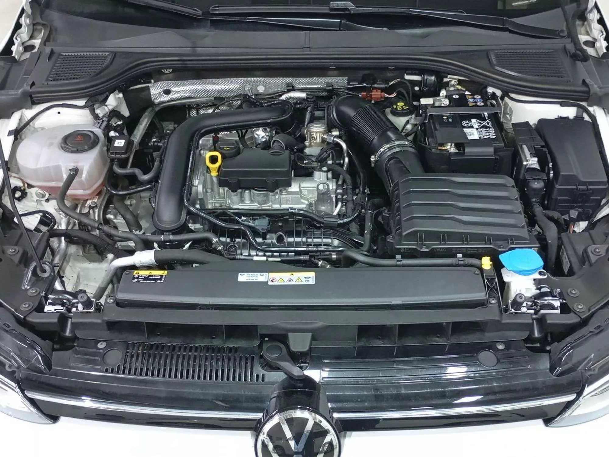 VOLKSWAGEN GOLF Hibrido 2023 segunda-mano Jaén