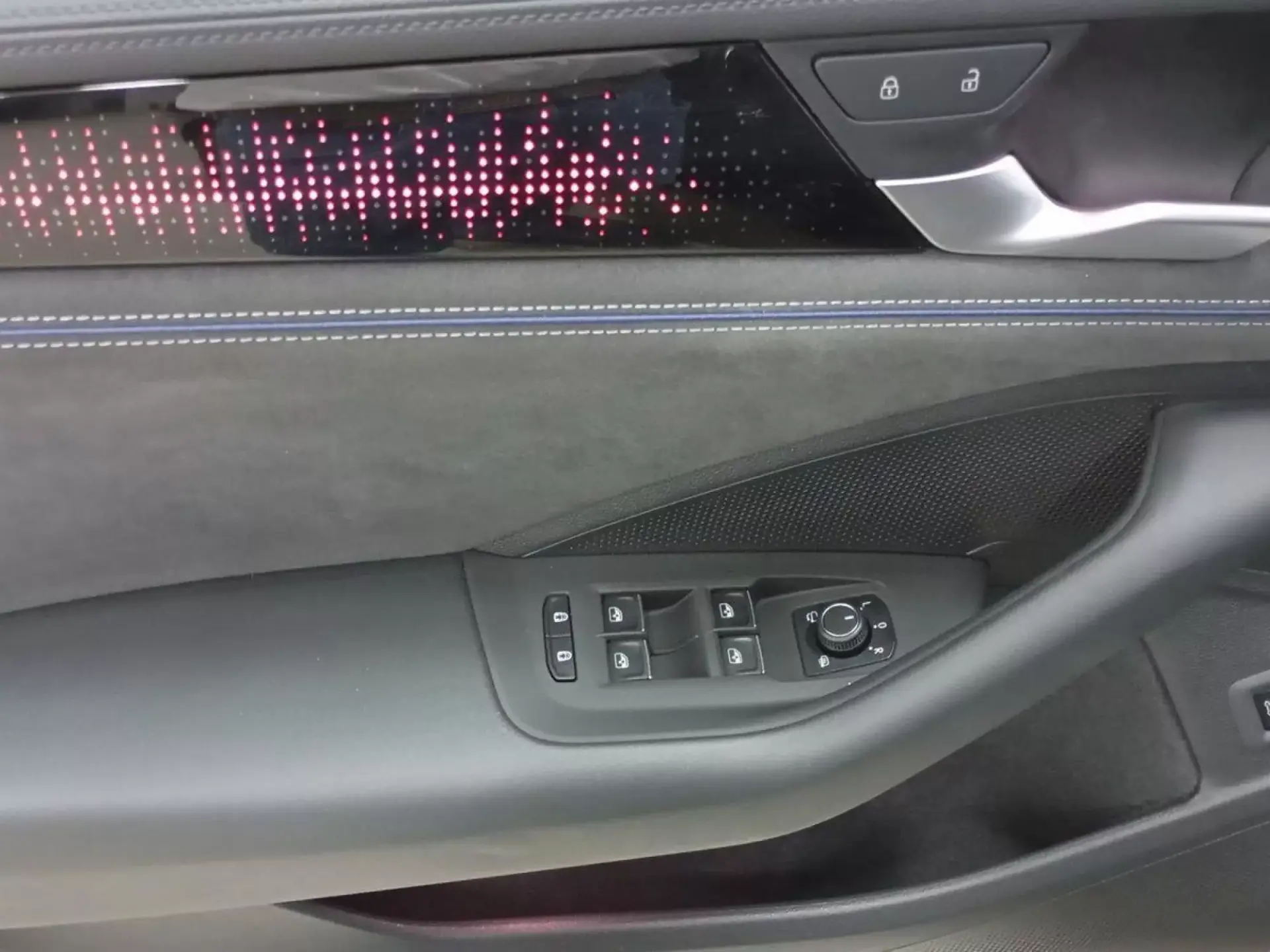 VOLKSWAGEN PASSAT Diesel 2025 segunda-mano Jaén