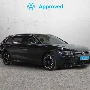VOLKSWAGEN PASSAT Diesel 2025 segunda-mano Jaén