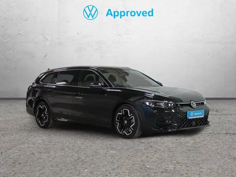 VOLKSWAGEN PASSAT Diesel 2025 segunda-mano Jaén