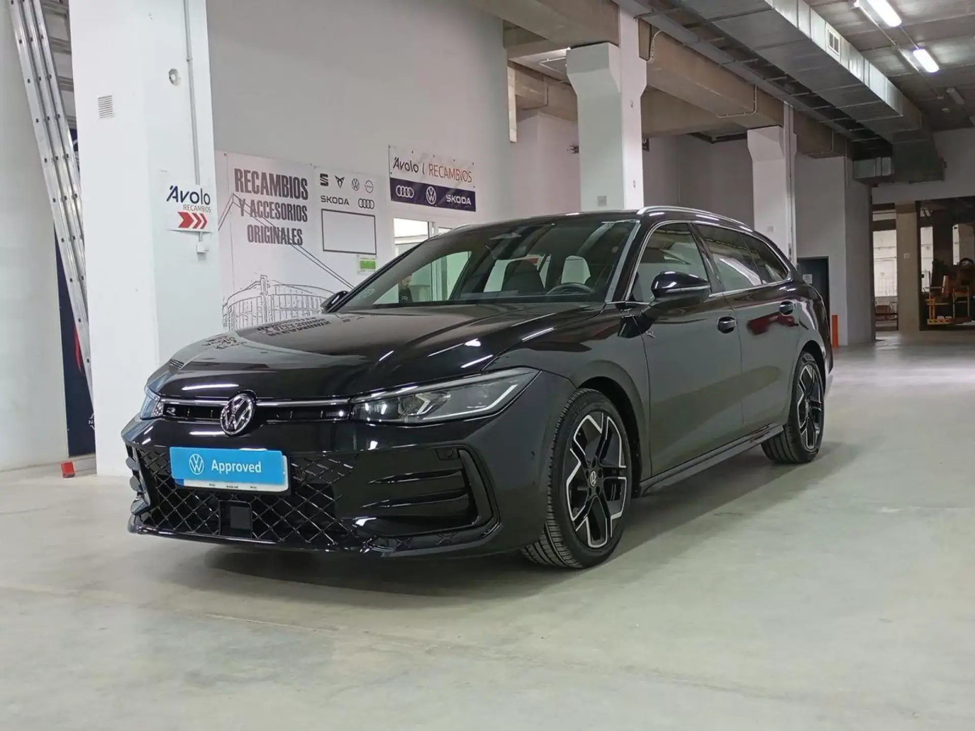 VOLKSWAGEN PASSAT Diesel 2025 segunda-mano Jaén