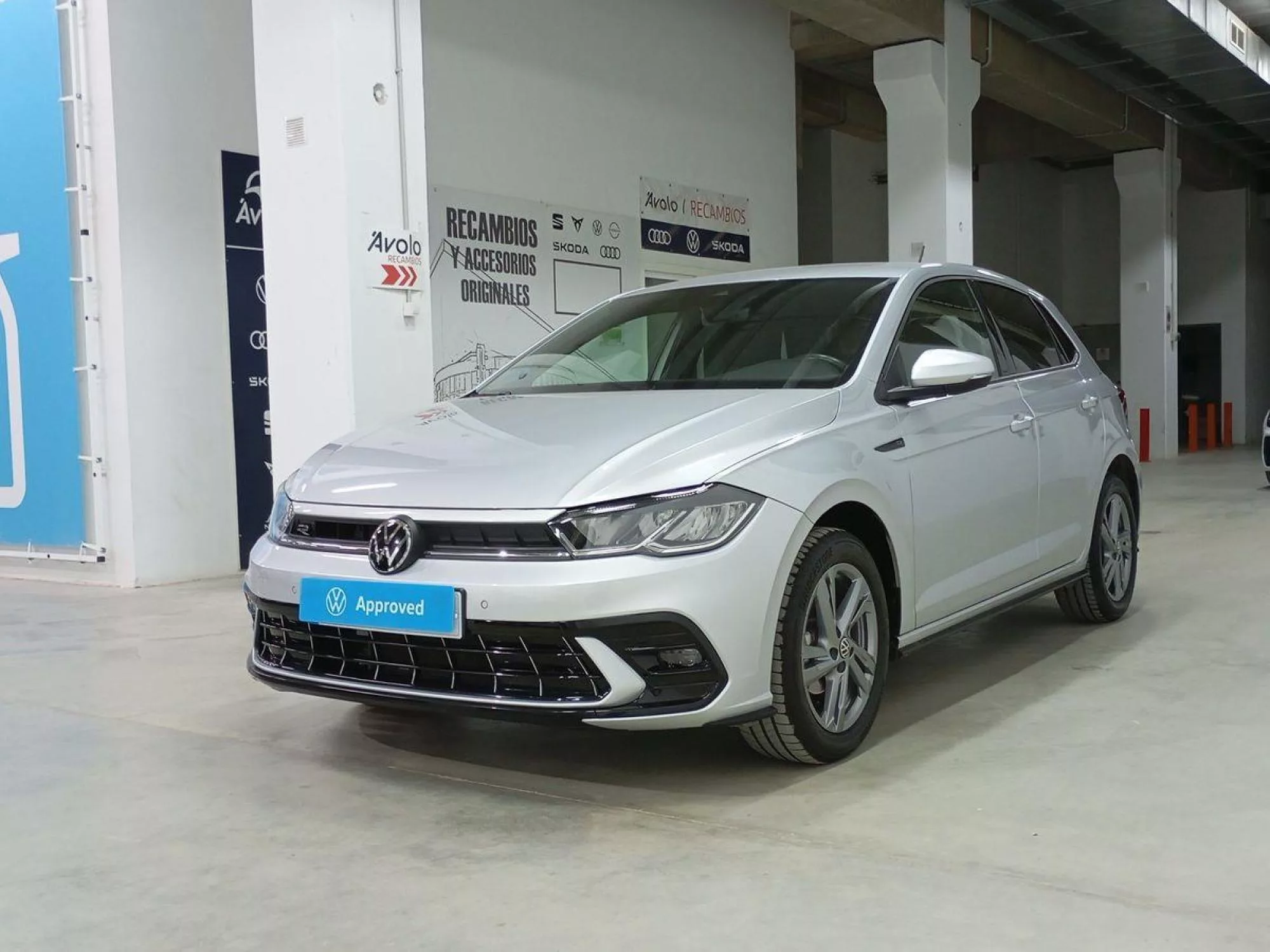 VOLKSWAGEN POLO Gasolina 2024 segunda-mano Jaén