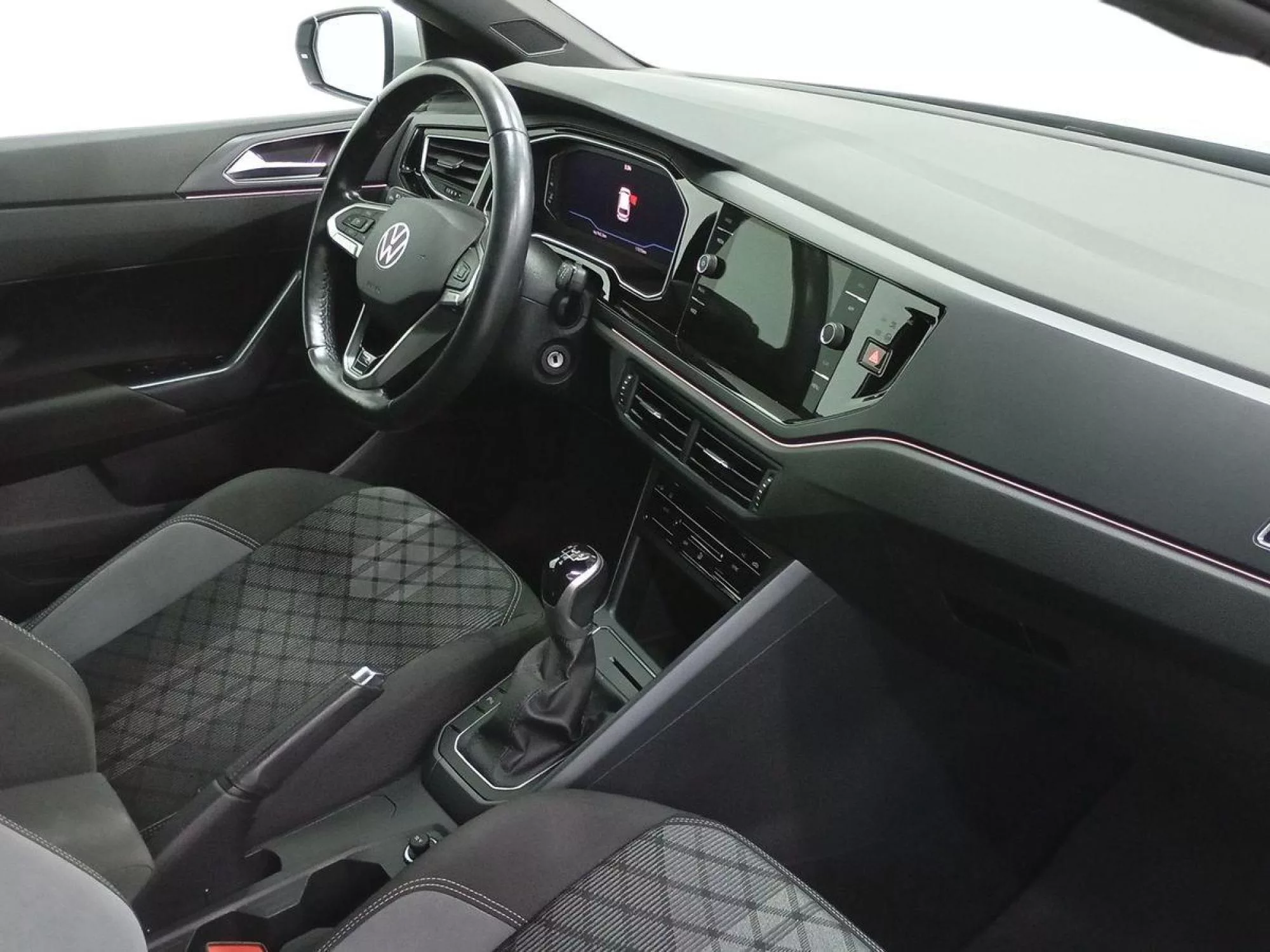 VOLKSWAGEN POLO Gasolina 2024 segunda-mano Jaén