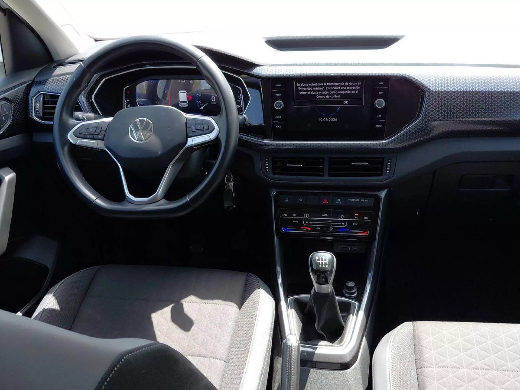 VOLKSWAGEN T-CROSS Gasolina 2022 segunda-mano Jaén