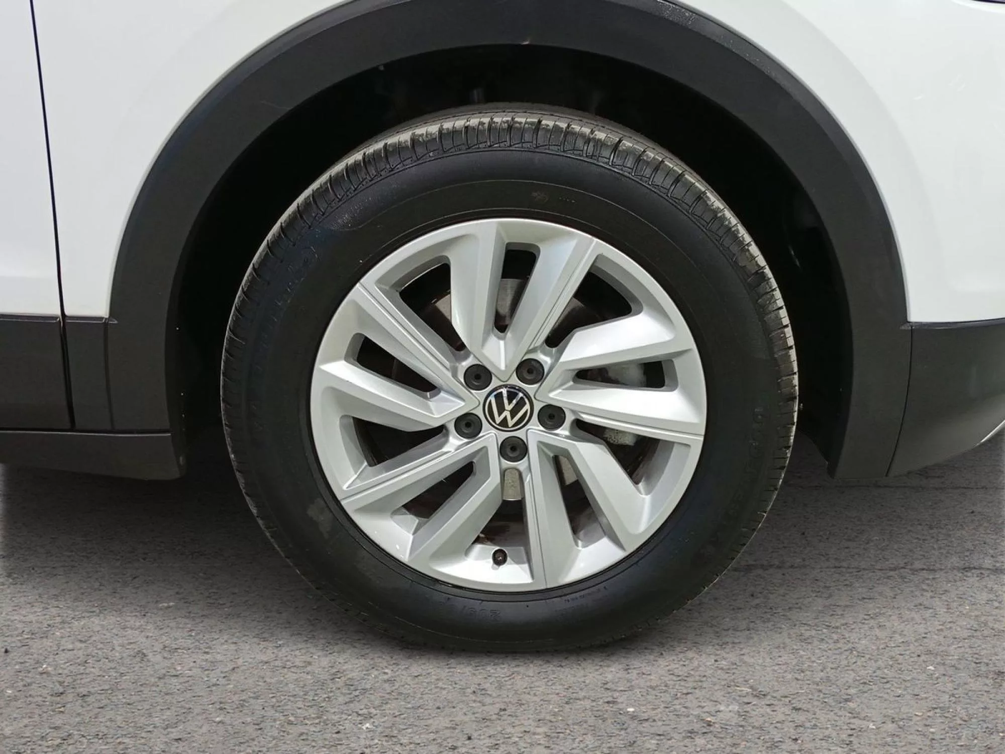 VOLKSWAGEN T-CROSS Gasolina 2022 segunda-mano Jaén