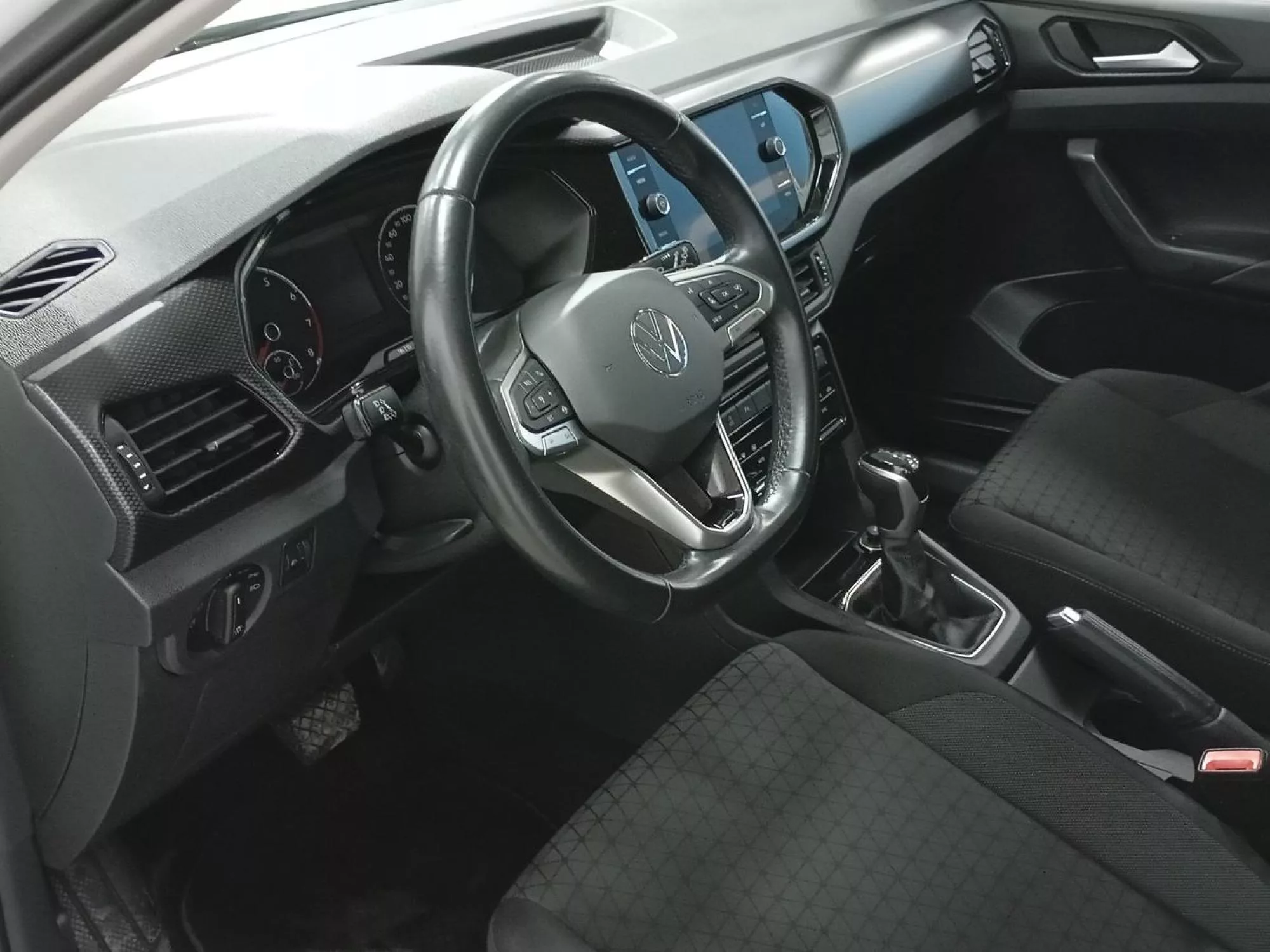 VOLKSWAGEN T-CROSS Gasolina 2022 segunda-mano Jaén