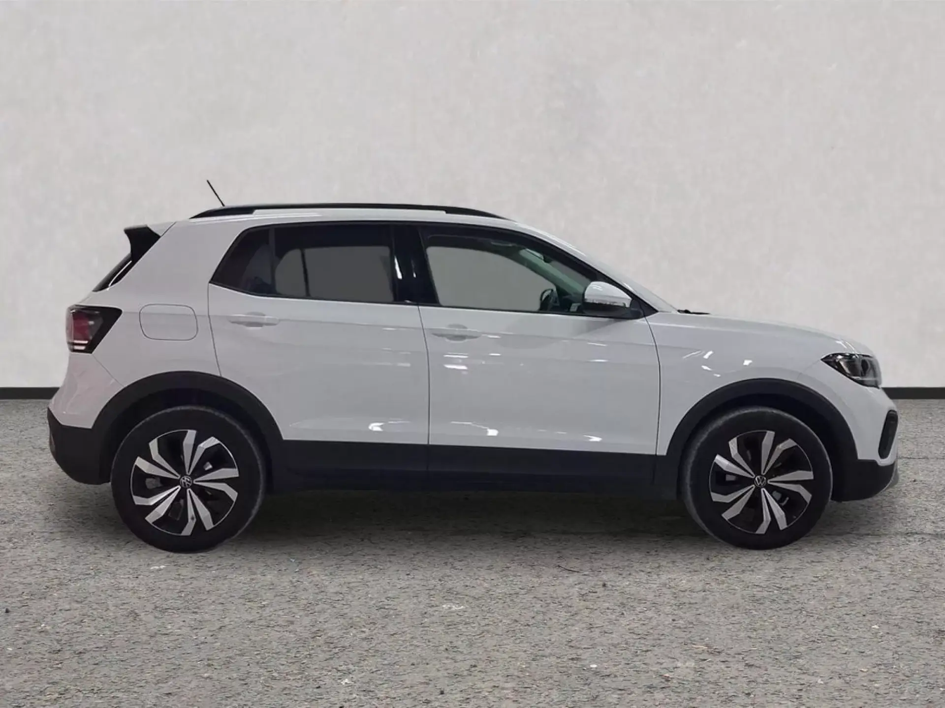VOLKSWAGEN T-CROSS Gasolina 2025 segunda-mano Jaén