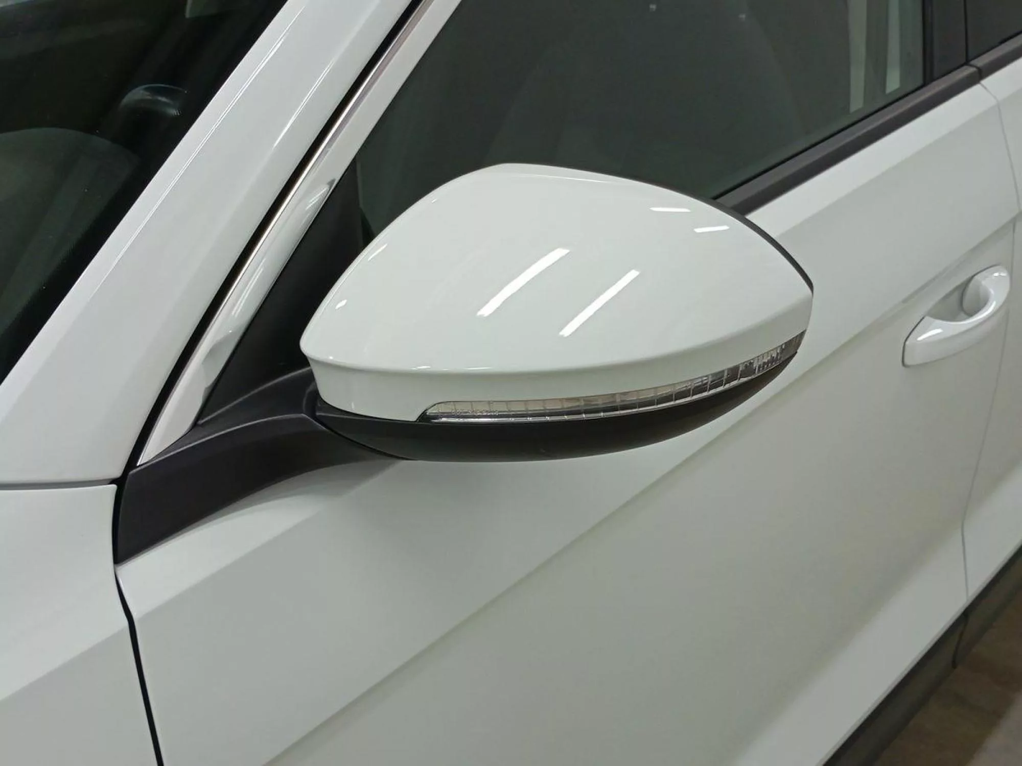 VOLKSWAGEN T-ROC Diesel 2024 segunda-mano Jaén