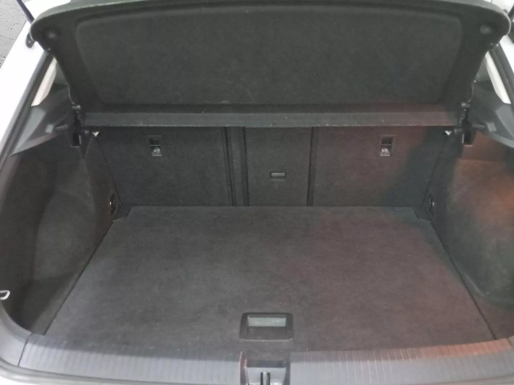 VOLKSWAGEN T-ROC Diesel 2024 segunda-mano Jaén
