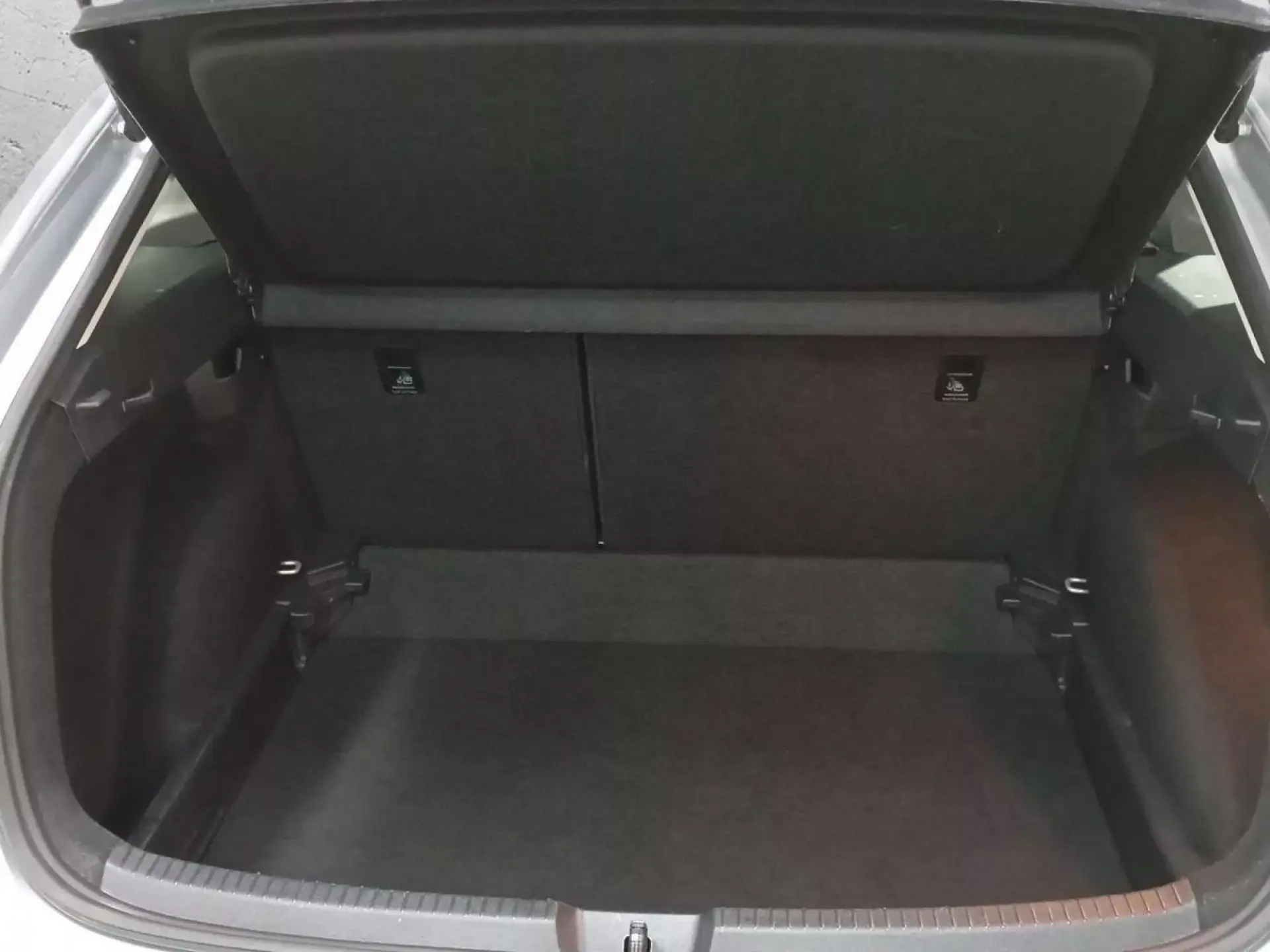 VOLKSWAGEN TAIGO Gasolina 2025 segunda-mano Jaén