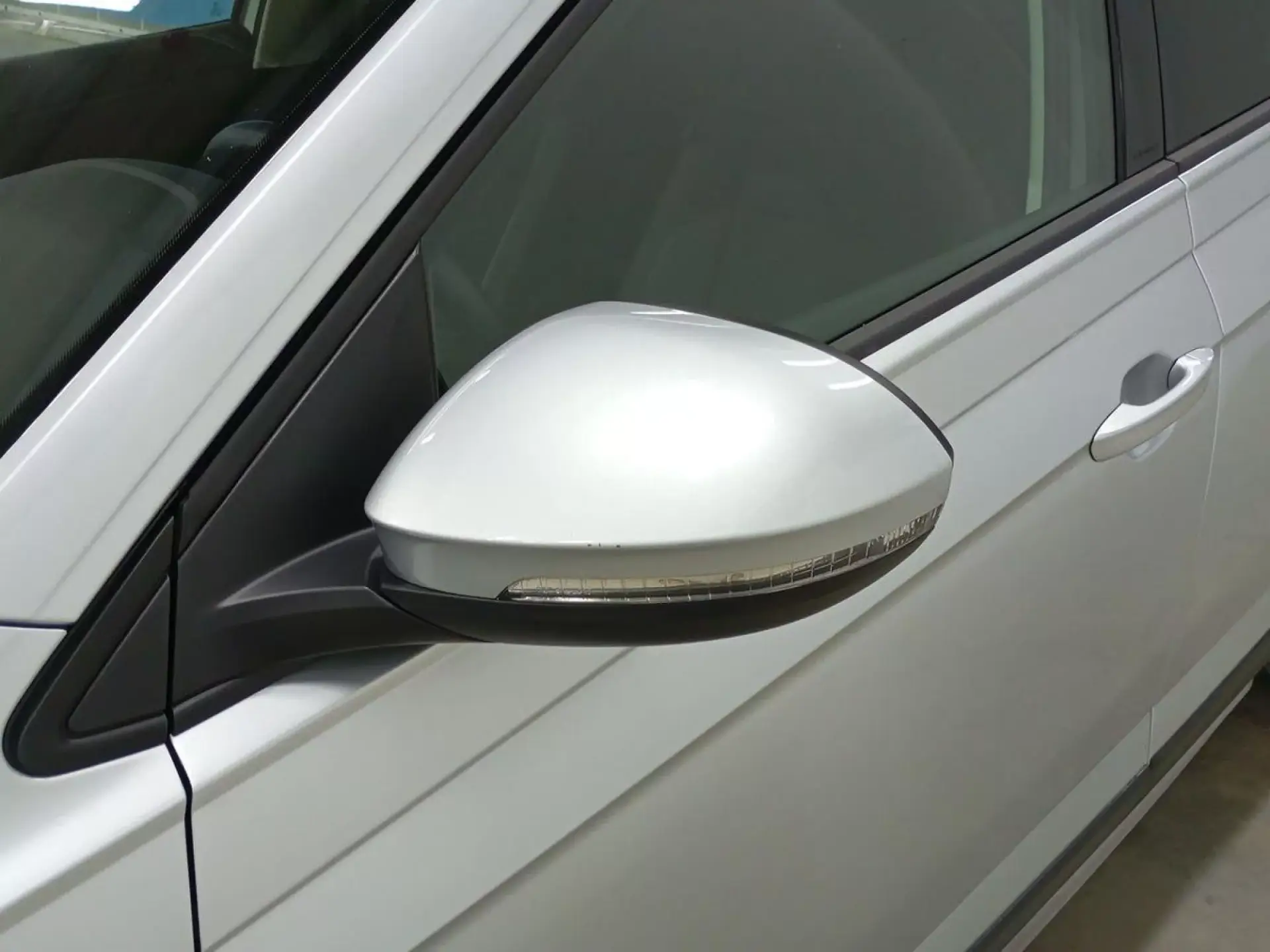 VOLKSWAGEN TAIGO Gasolina 2025 segunda-mano Jaén