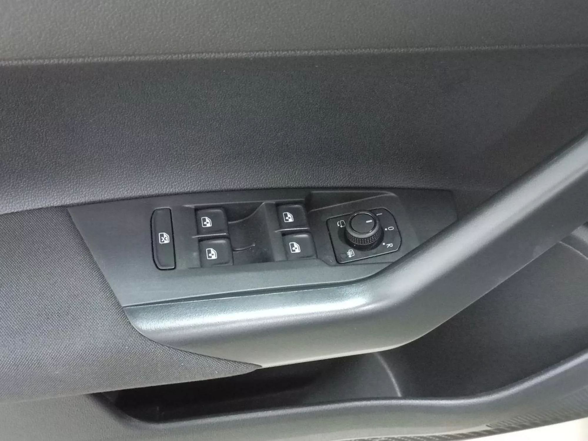 VOLKSWAGEN TAIGO Gasolina 2025 segunda-mano Jaén