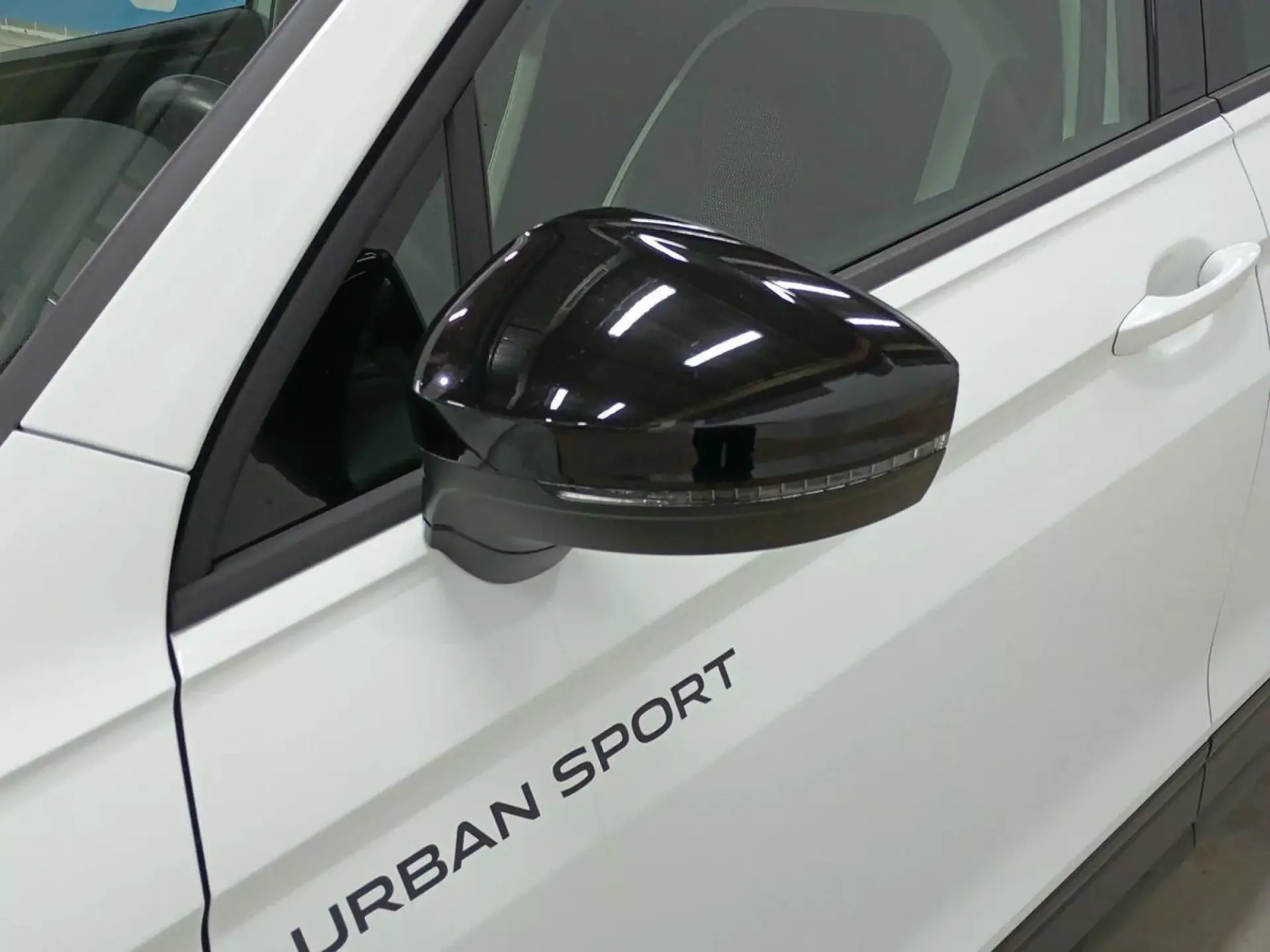 VOLKSWAGEN TIGUAN Diesel 2023 segunda-mano Jaén