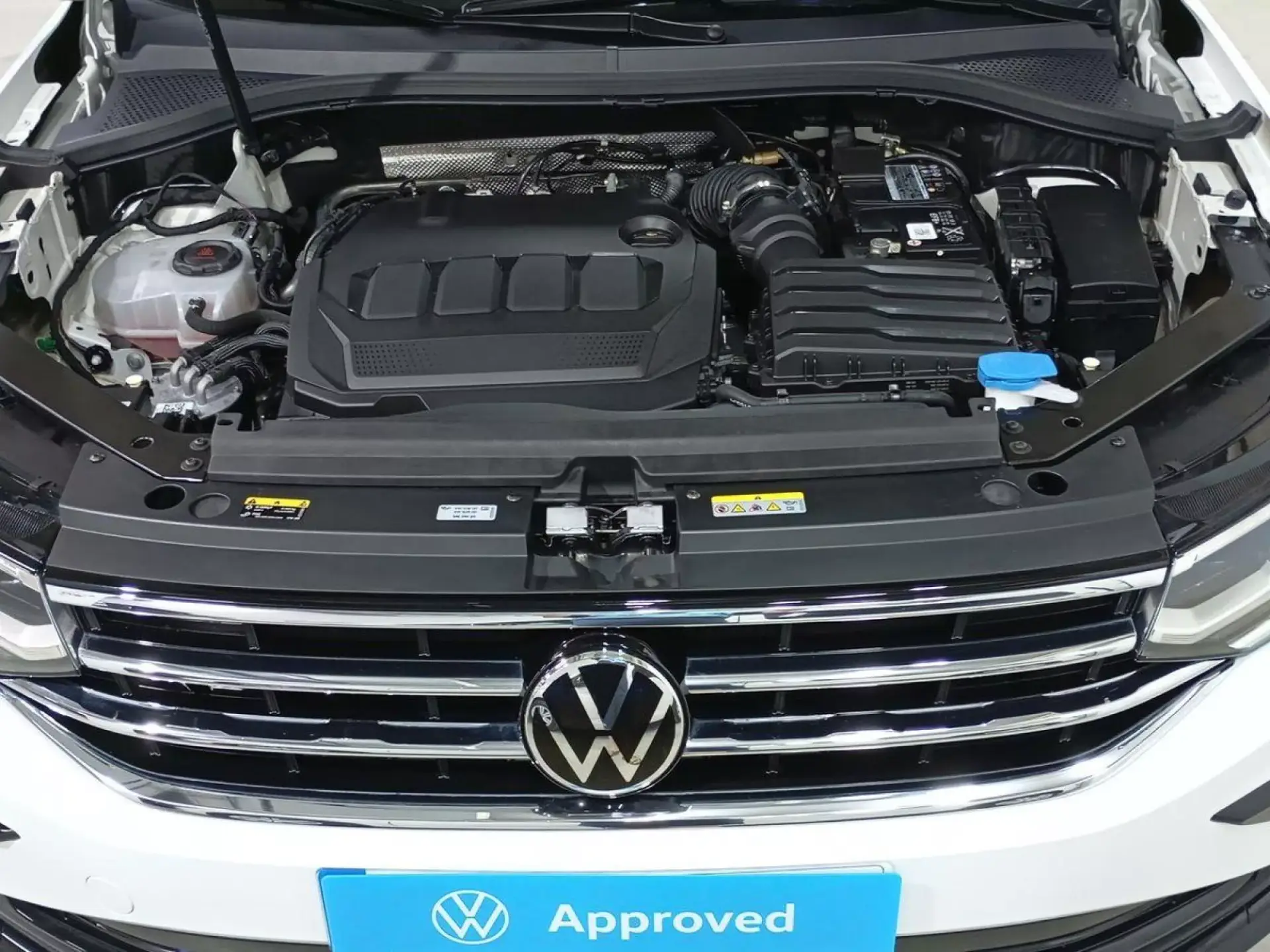 VOLKSWAGEN TIGUAN Diesel 2023 segunda-mano Jaén