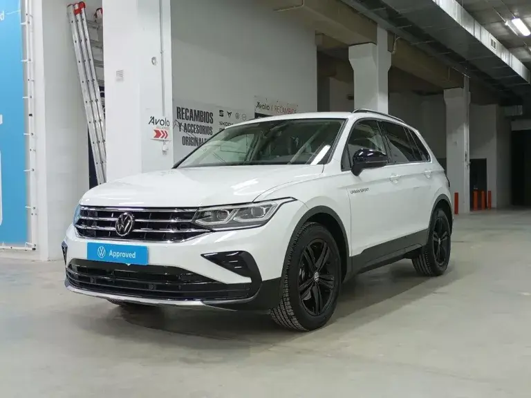 VOLKSWAGEN TIGUAN Diesel 2023 segunda-mano Jaén