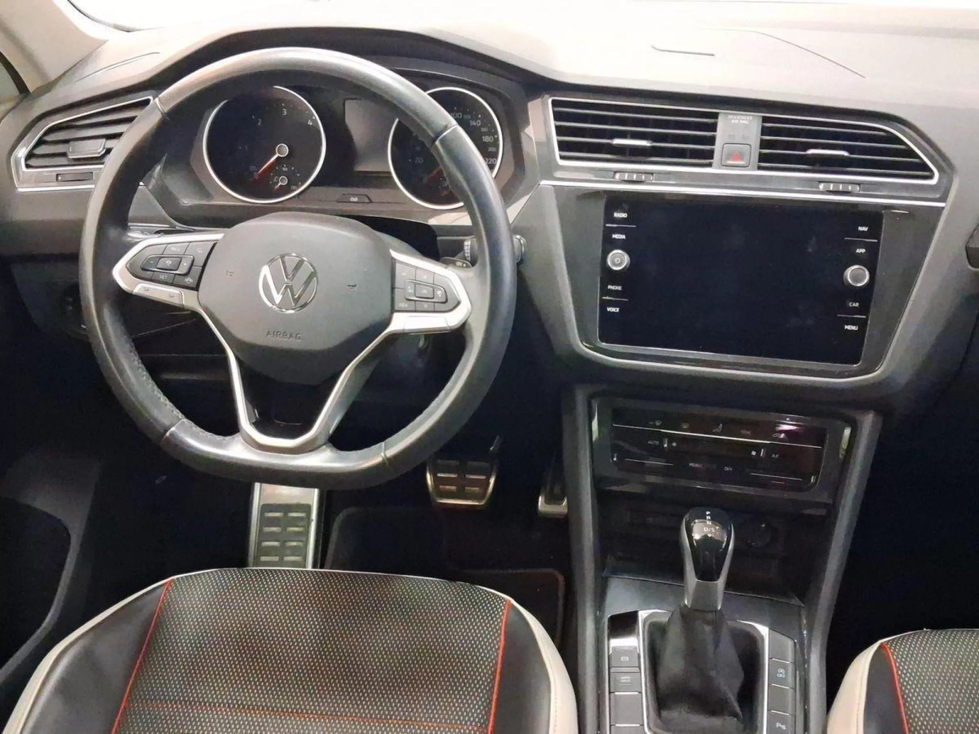 VOLKSWAGEN TIGUAN Diesel 2024 segunda-mano Jaén