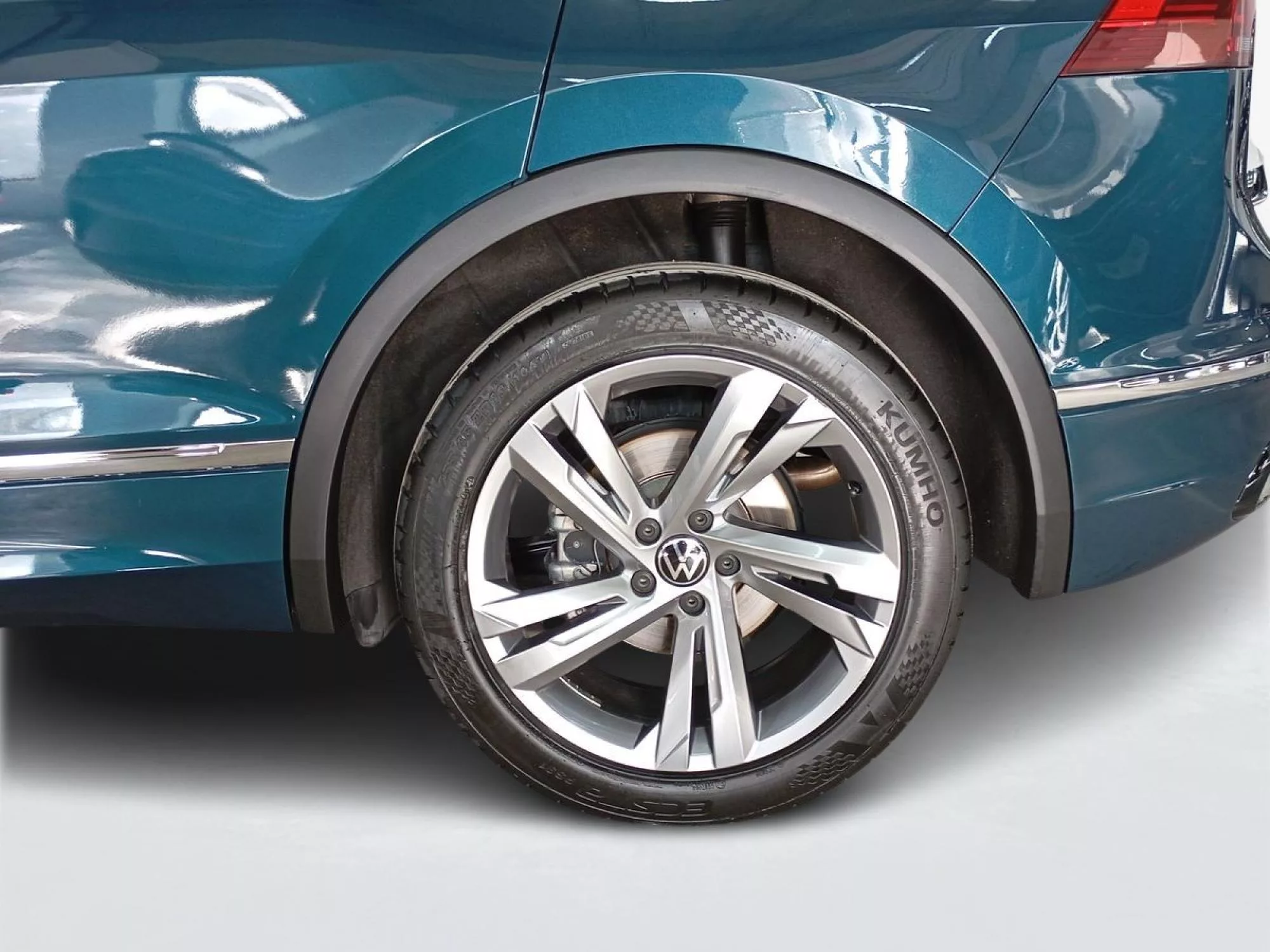 VOLKSWAGEN TIGUAN Gasolina 2023 segunda-mano Jaén